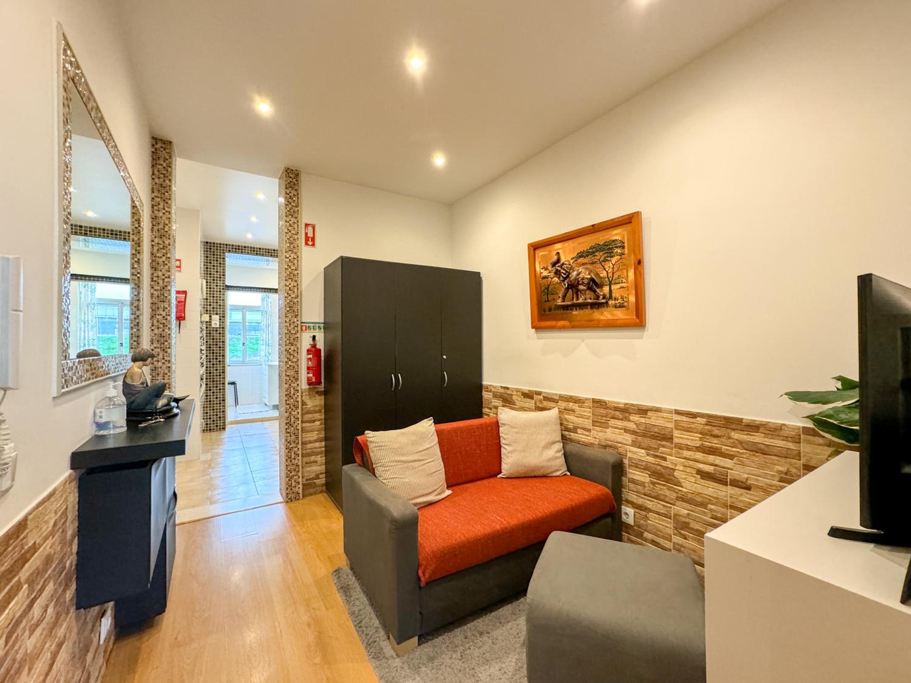 Quiet and Cozy, Easy Access to Lisbon Highlights #1880