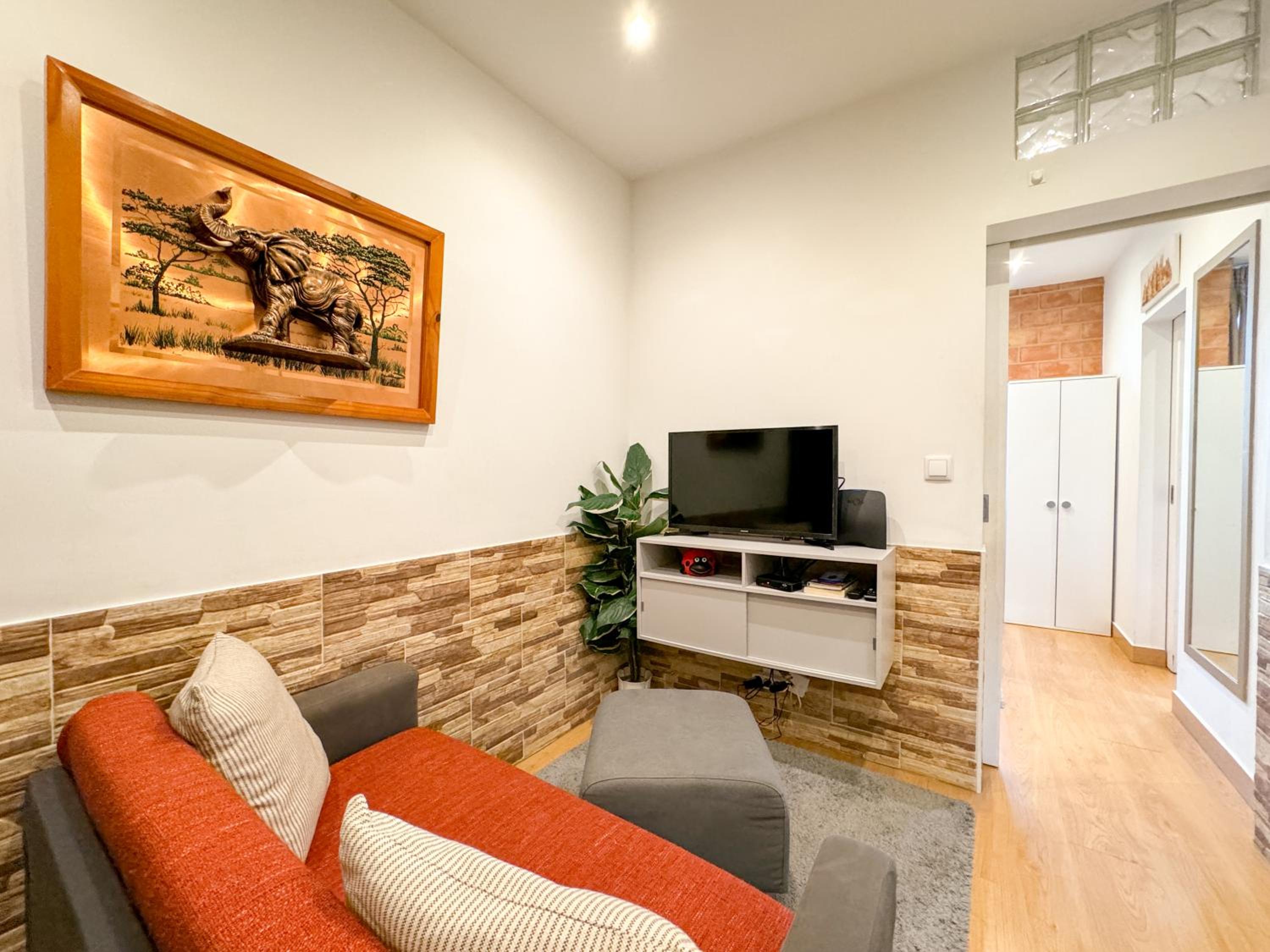 Quiet and Cozy, Easy Access to Lisbon Highlights #1880