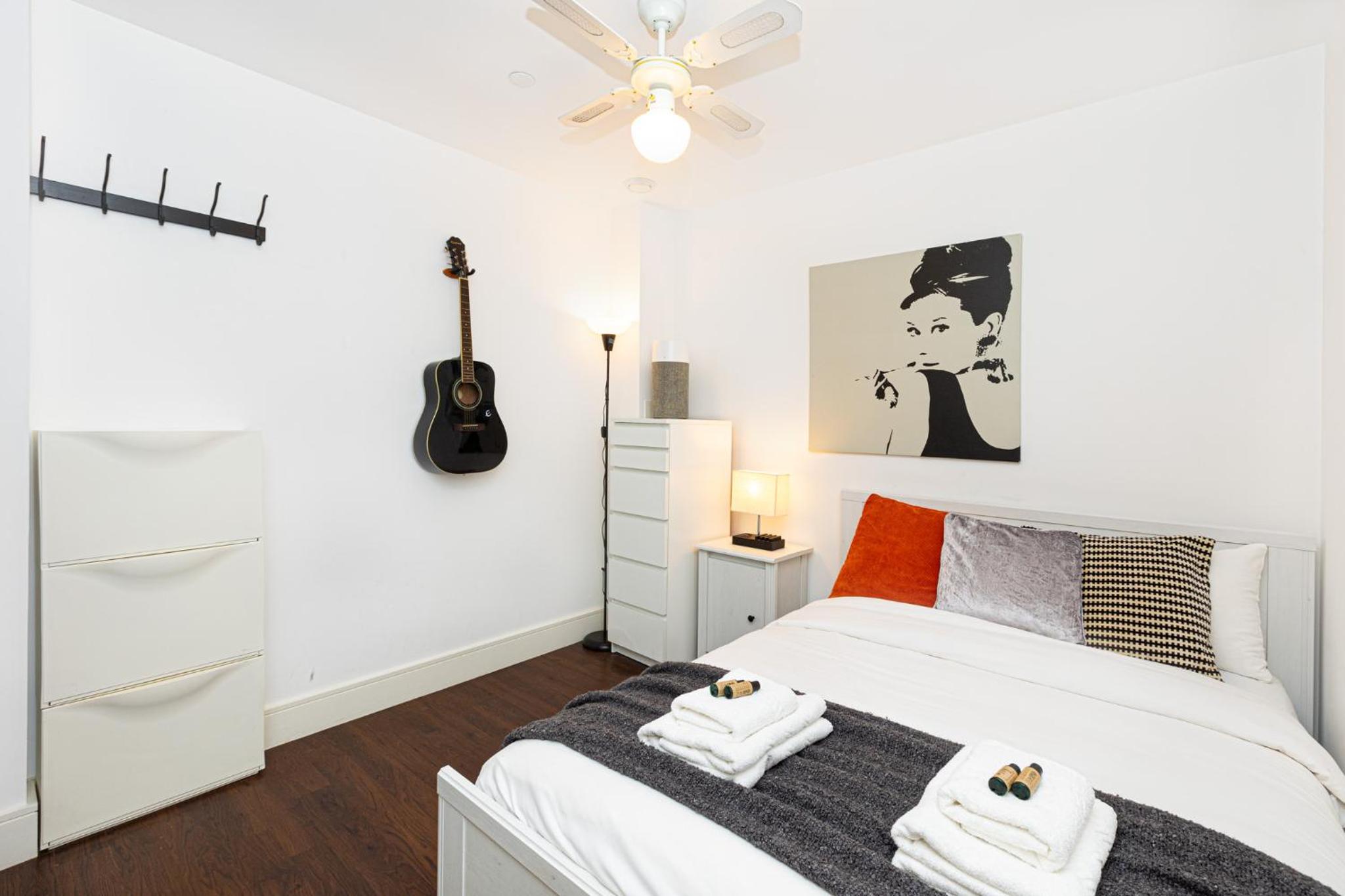 Bright & Cozy 1 BDR Apt wCharming Private Terrace