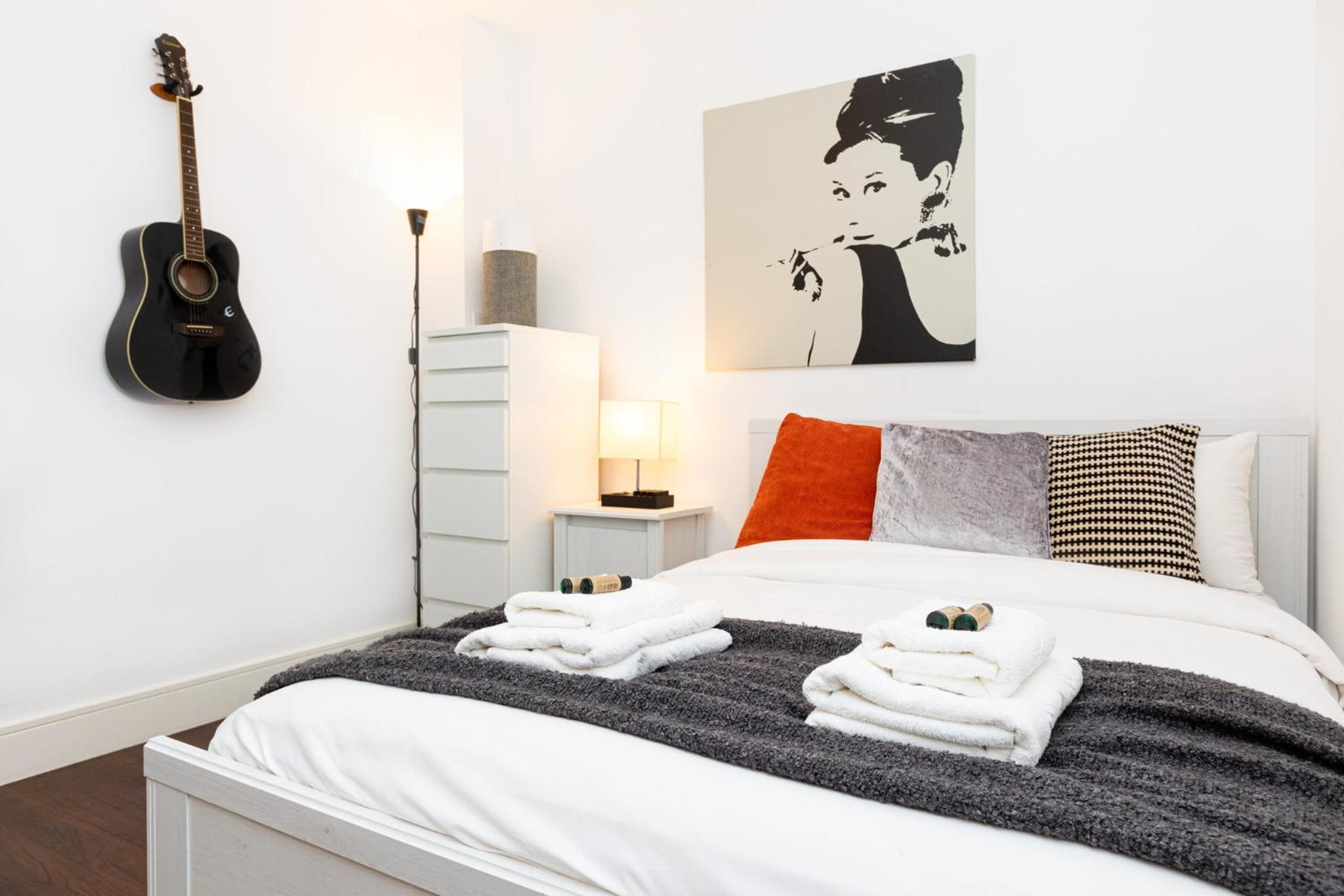 Bright & Cozy 1 BDR Apt wCharming Private Terrace