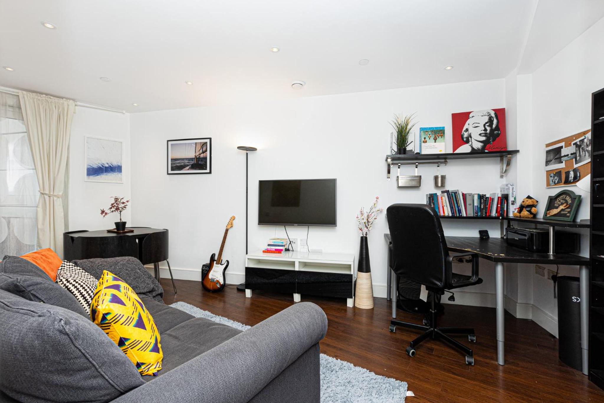 Bright & Cozy 1 BDR Apt wCharming Private Terrace