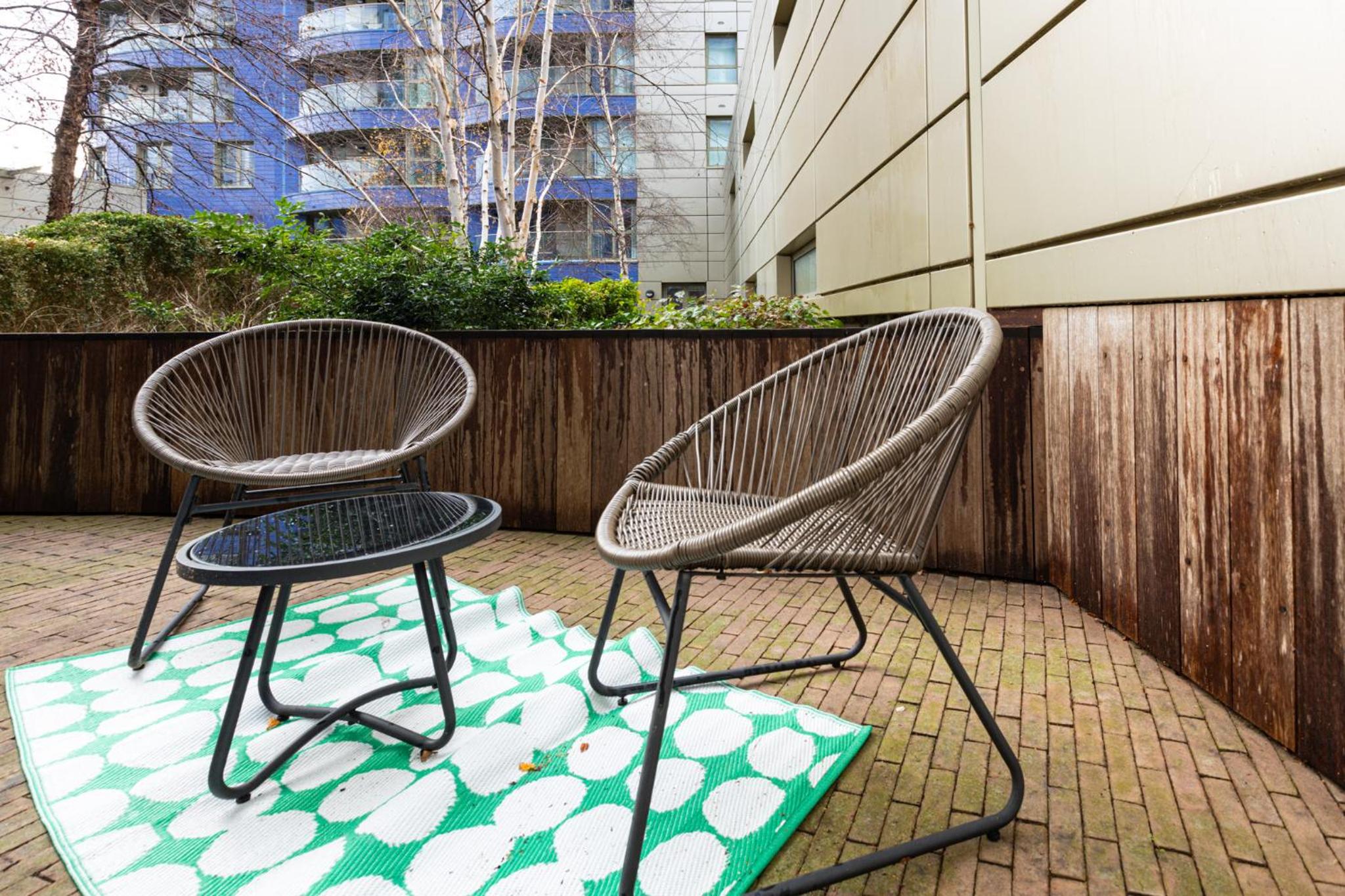 Bright & Cozy 1 BDR Apt wCharming Private Terrace