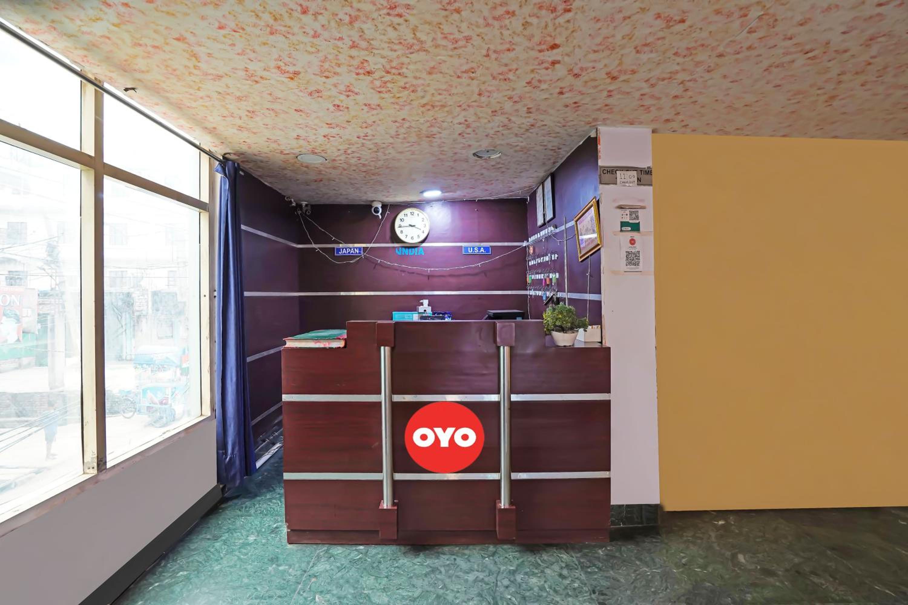 Lobby & Reception