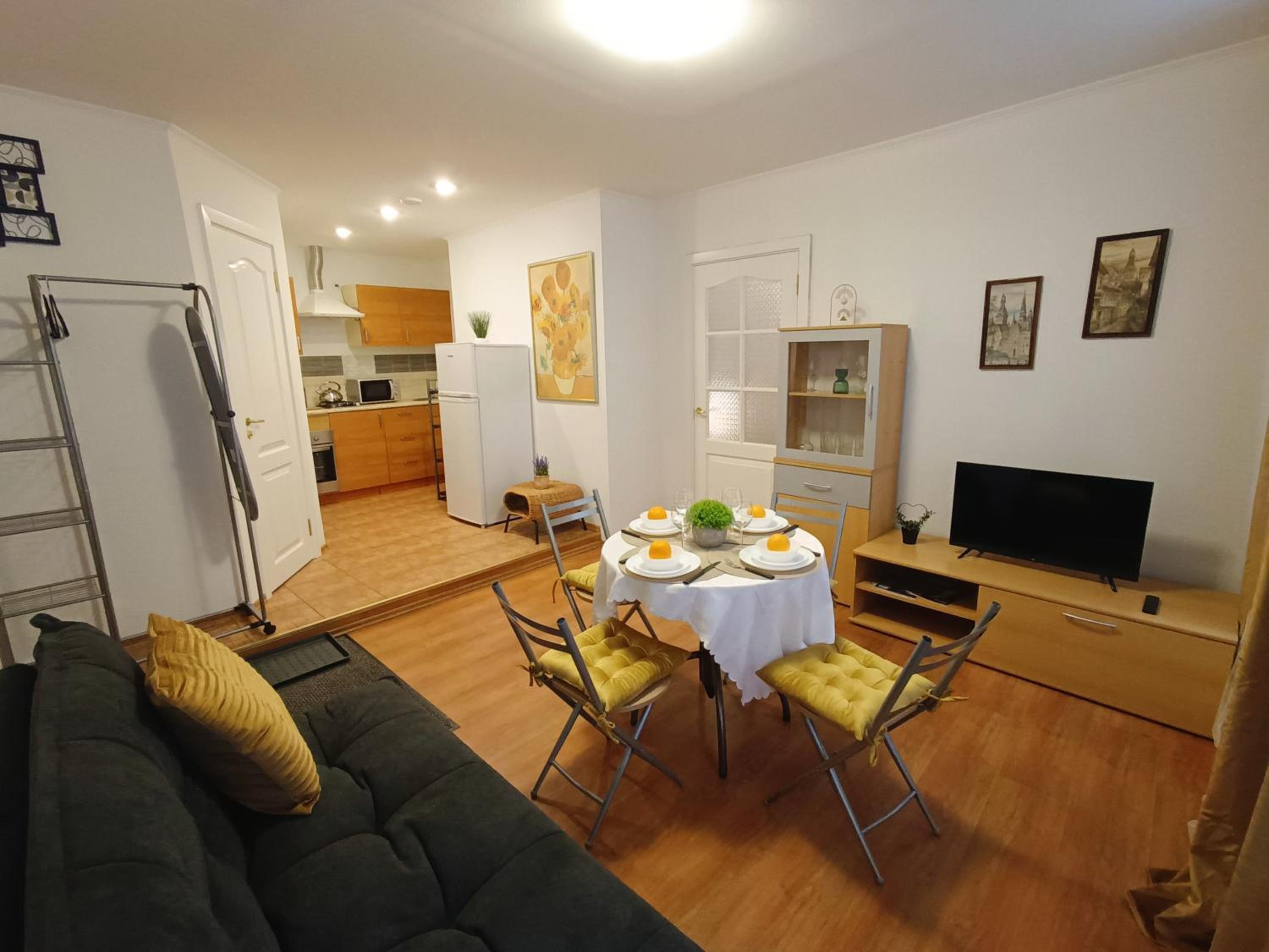 Old Town Sunny Bee Apartment Prime Location view 5