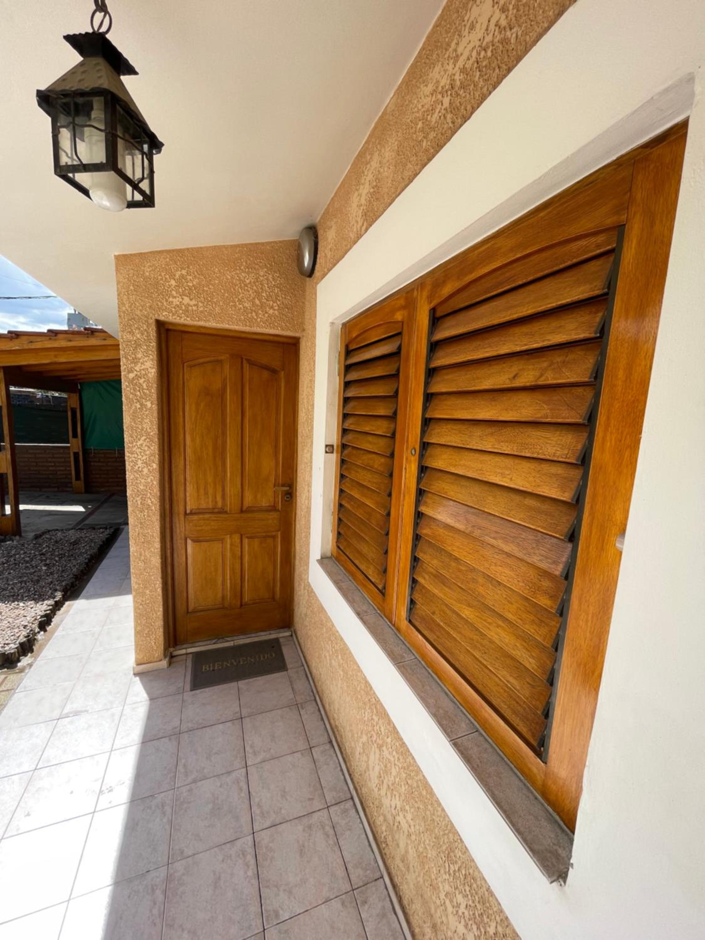 Casa céntrica en calle CB 297