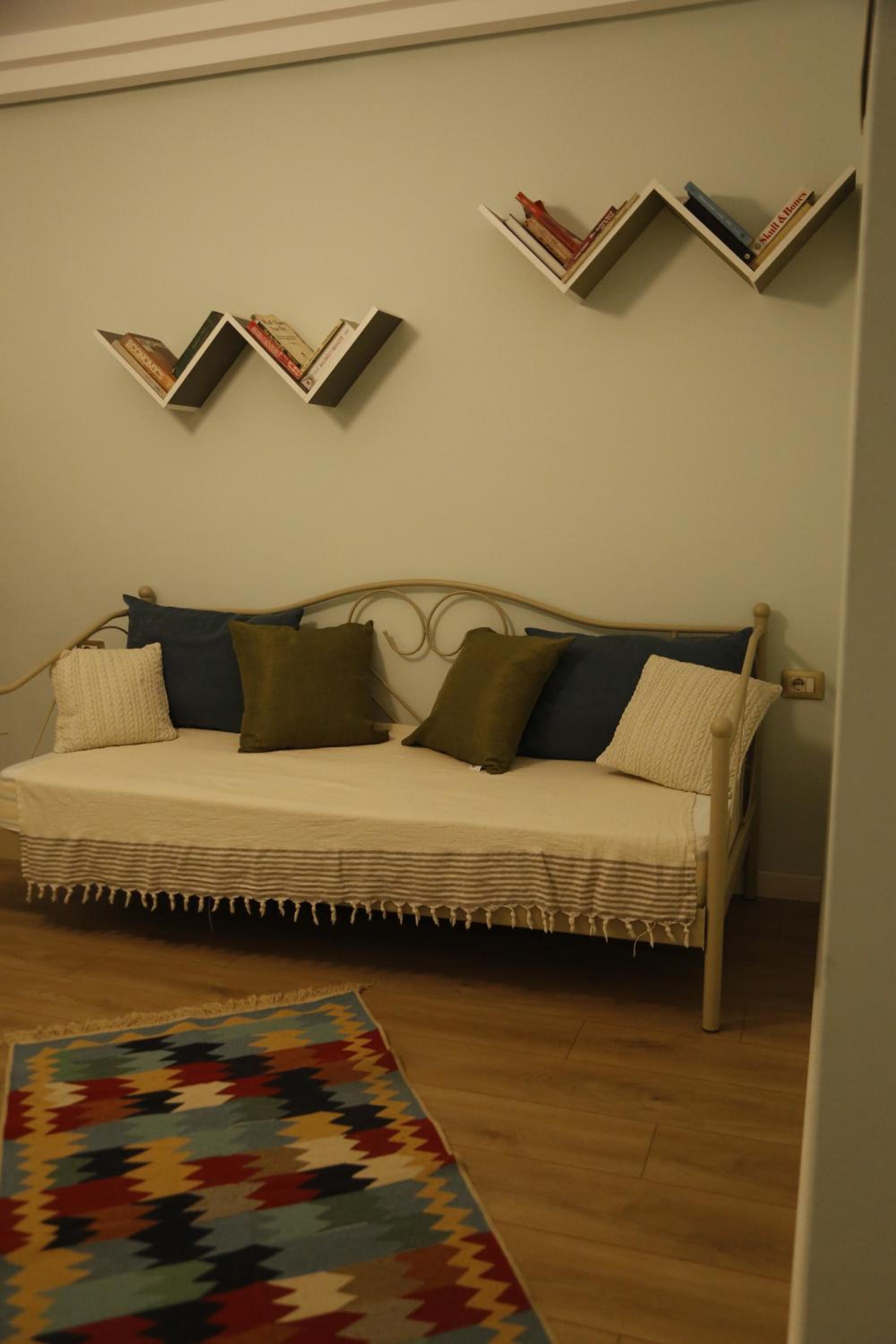 Illyrian studio apartment 2