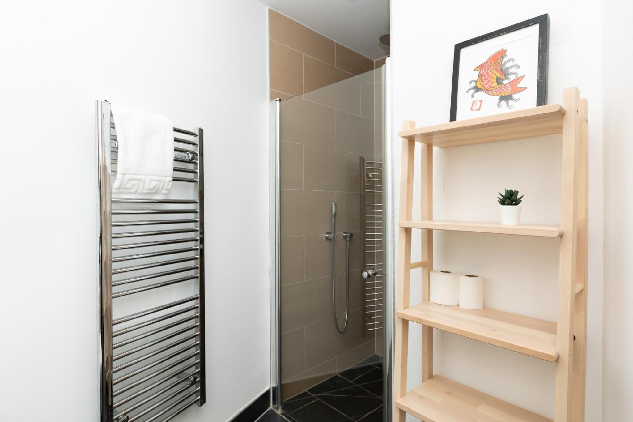 Bright & Cozy 1 BDR Apt wCharming Private Terrace