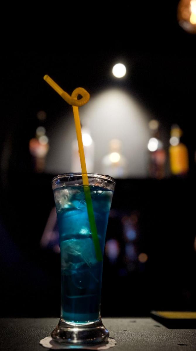 bar