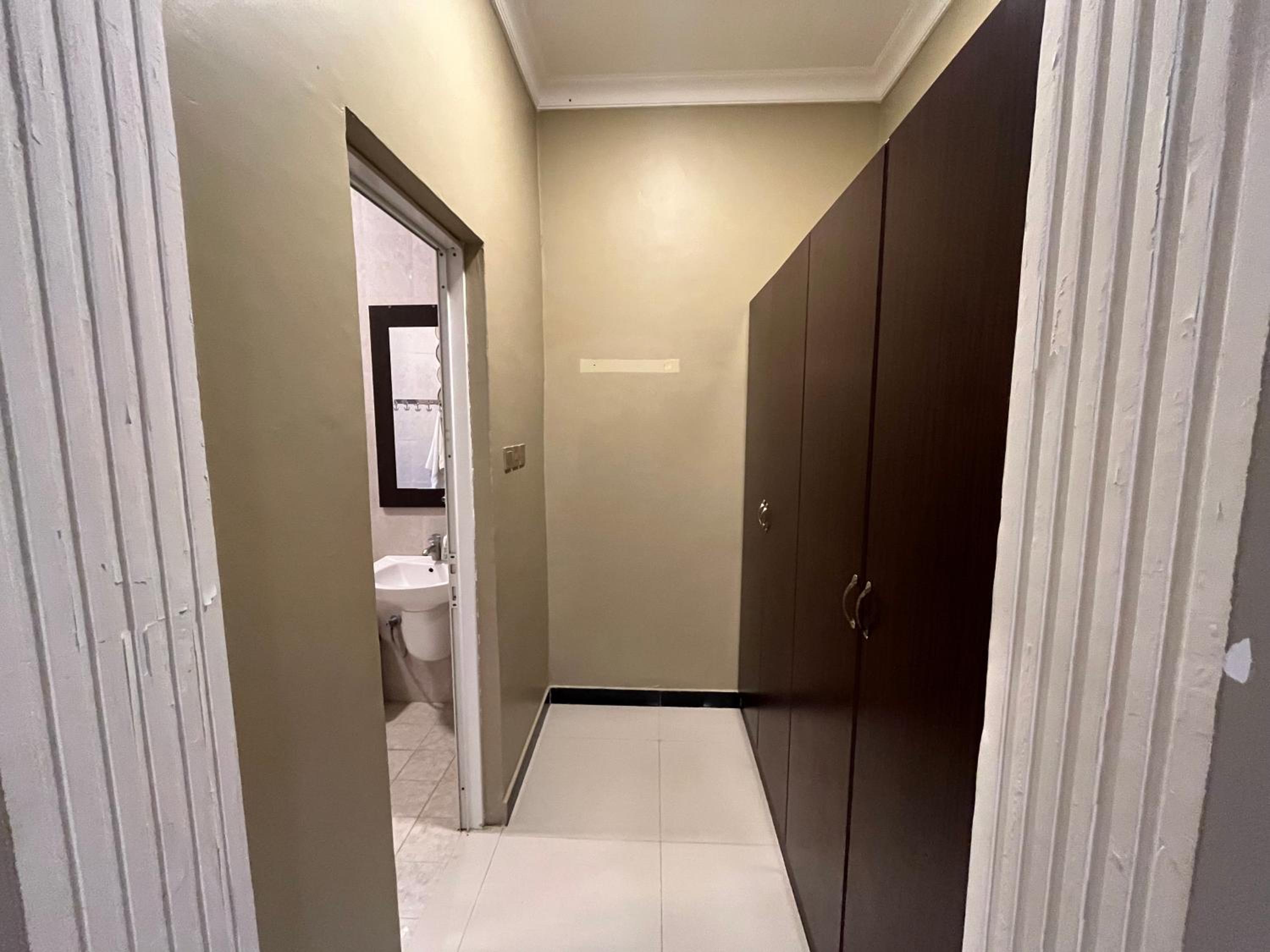 King bed room in Salalah Social club view 4