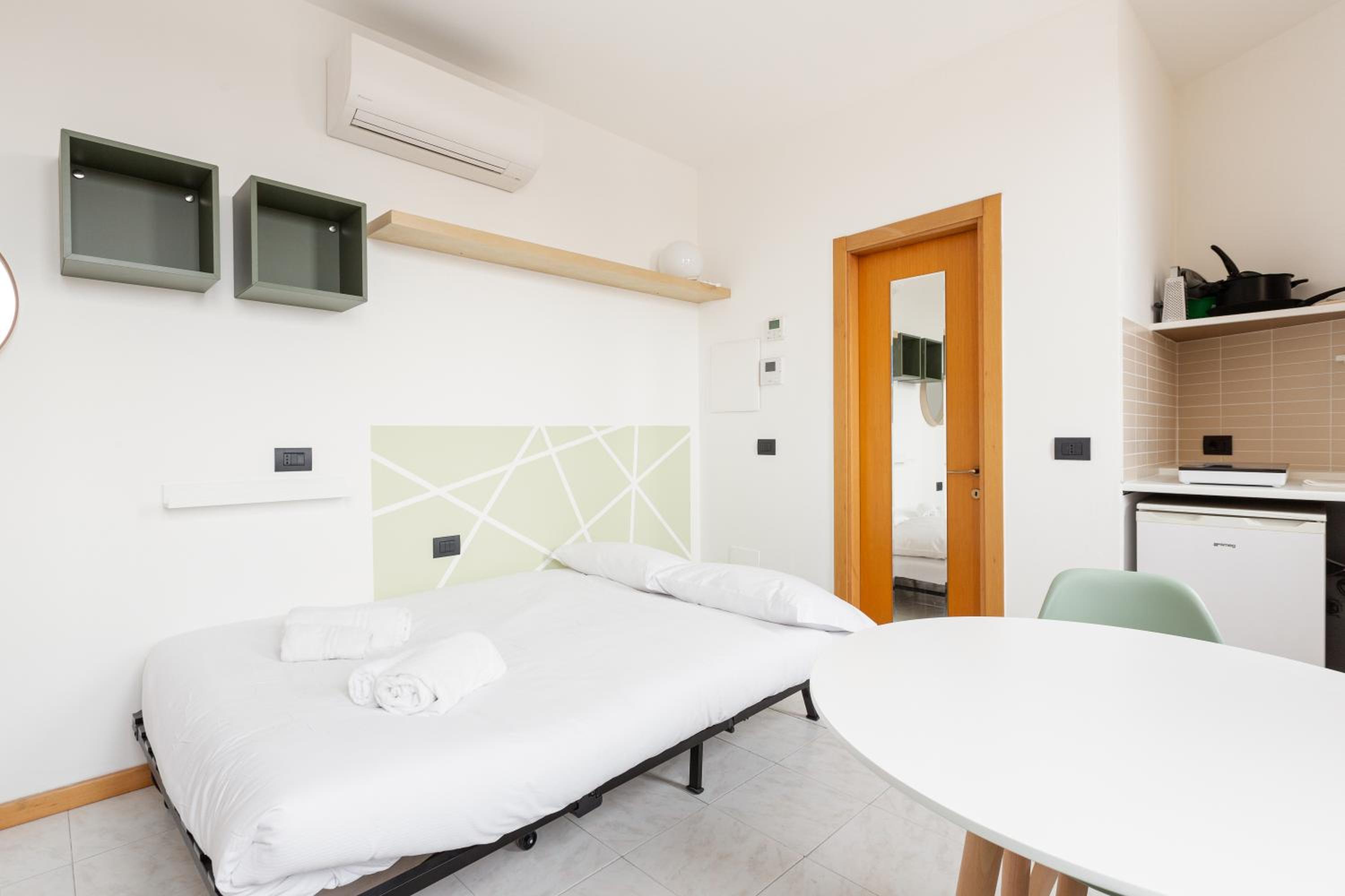 GuestHost - Milano Magenta Long Let Apts