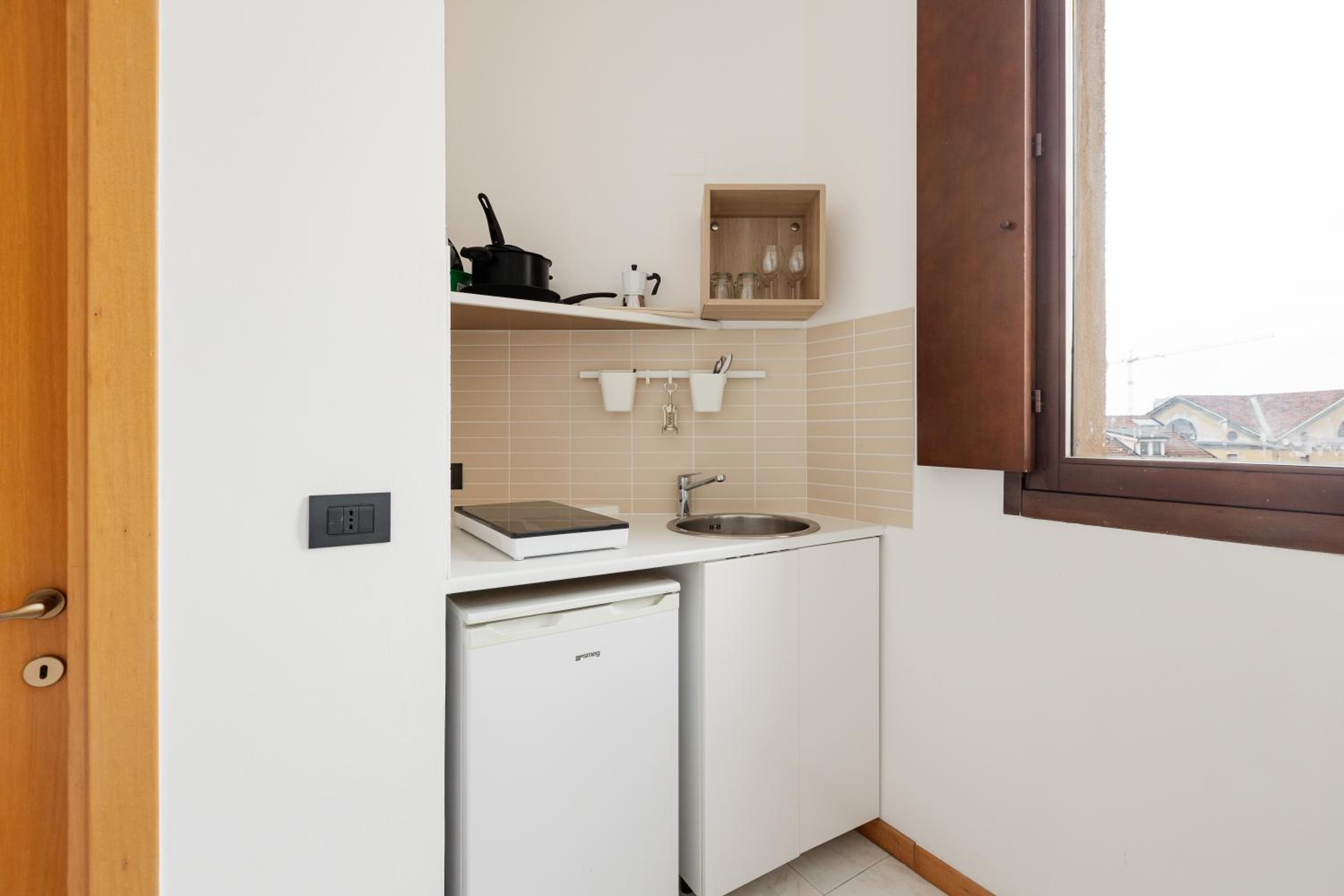 GuestHost - Milano Magenta Long Let Apts