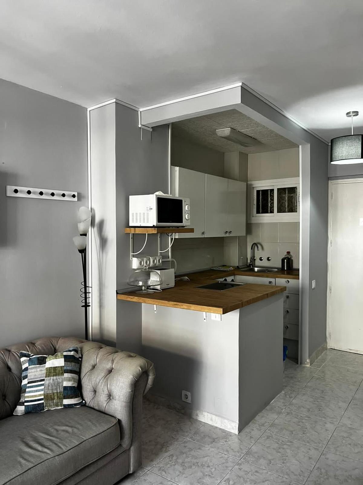 Encantador Estudio con Piscina