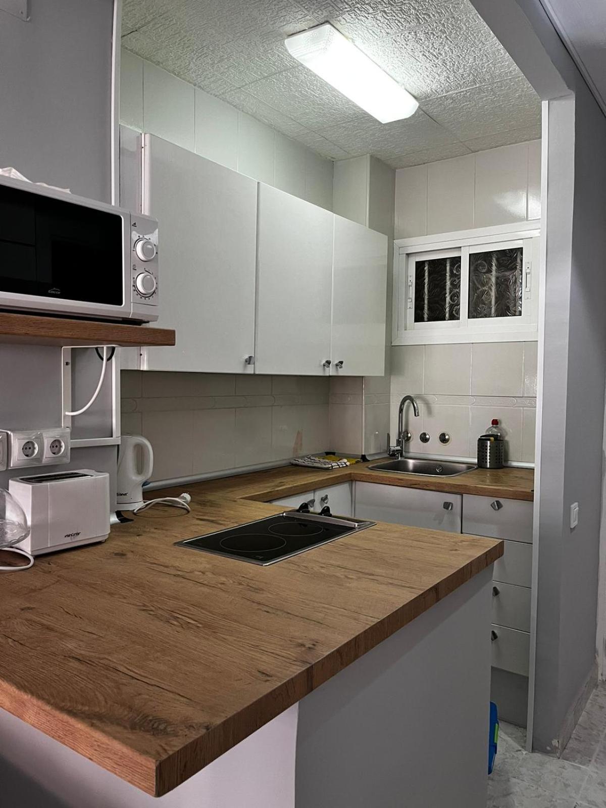 Encantador Estudio con Piscina