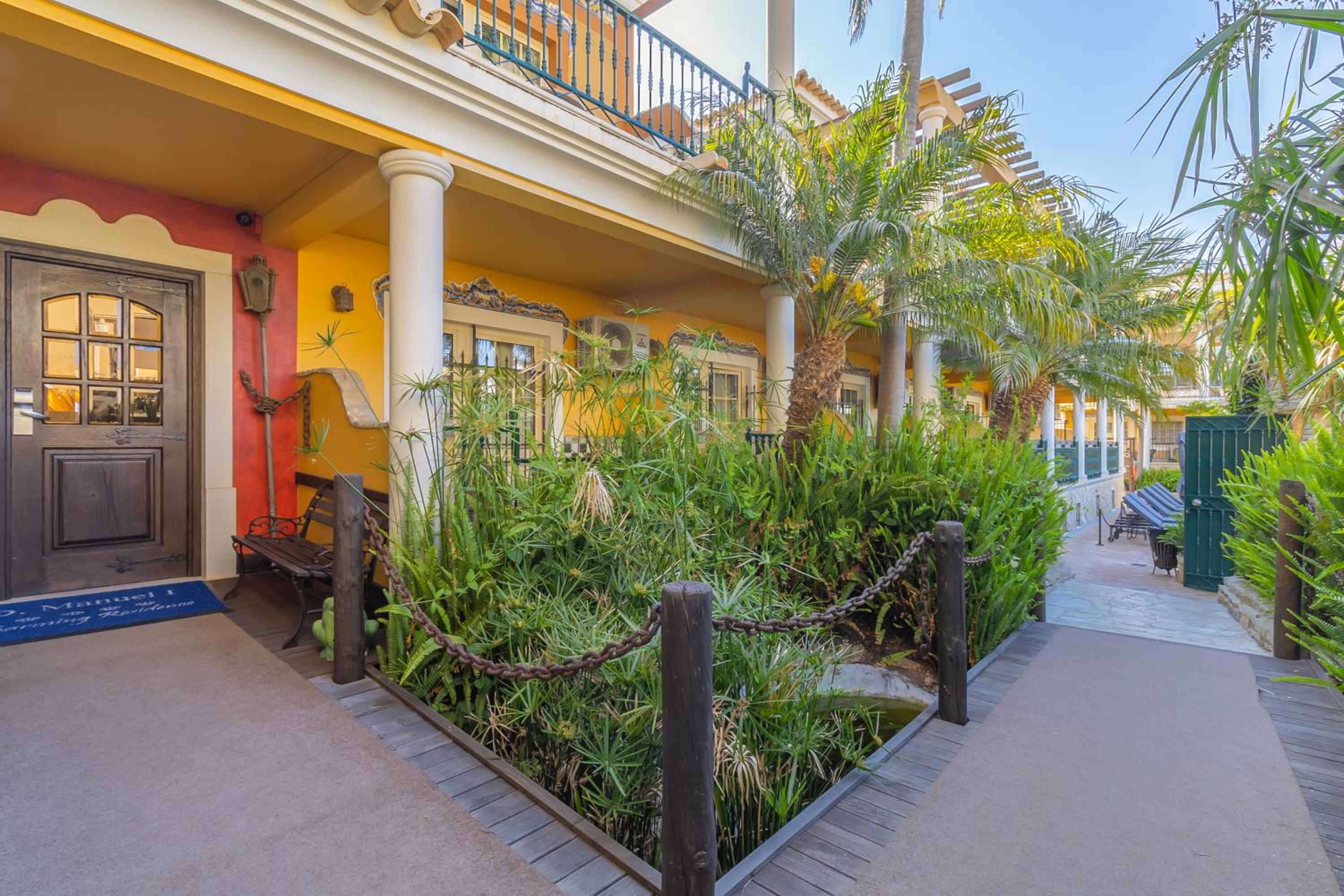 Hotel Charming Residence & Guest House Dom Manuel I Adults only - Image 1