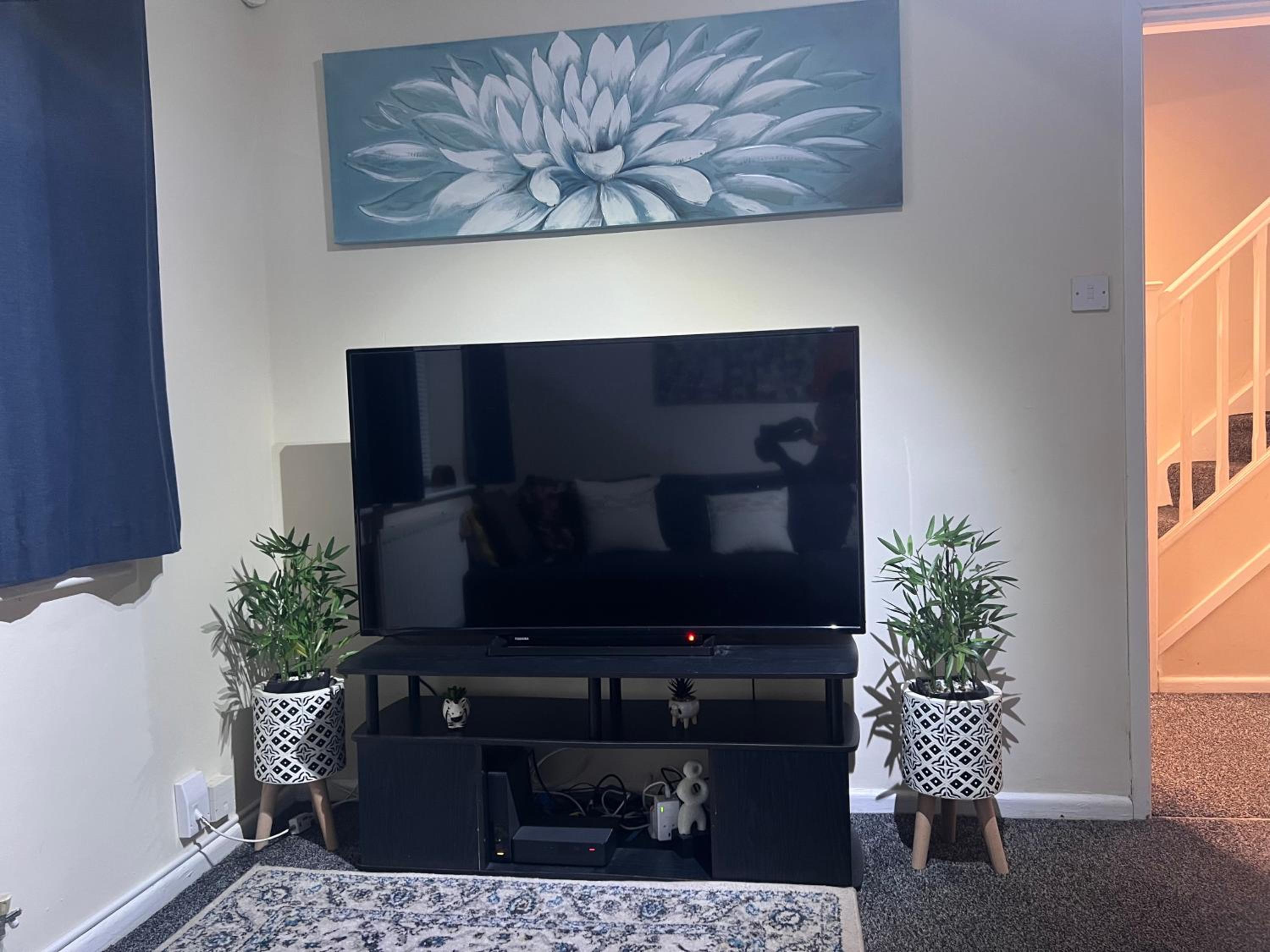 New Manchester Getaway Home - Free Gated Parking with Fob view 4