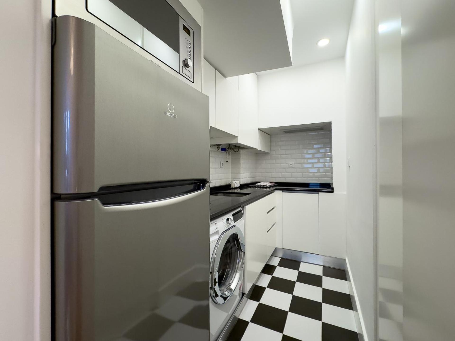 Olarias 2 bedroom perfect to share near the Castle view 3