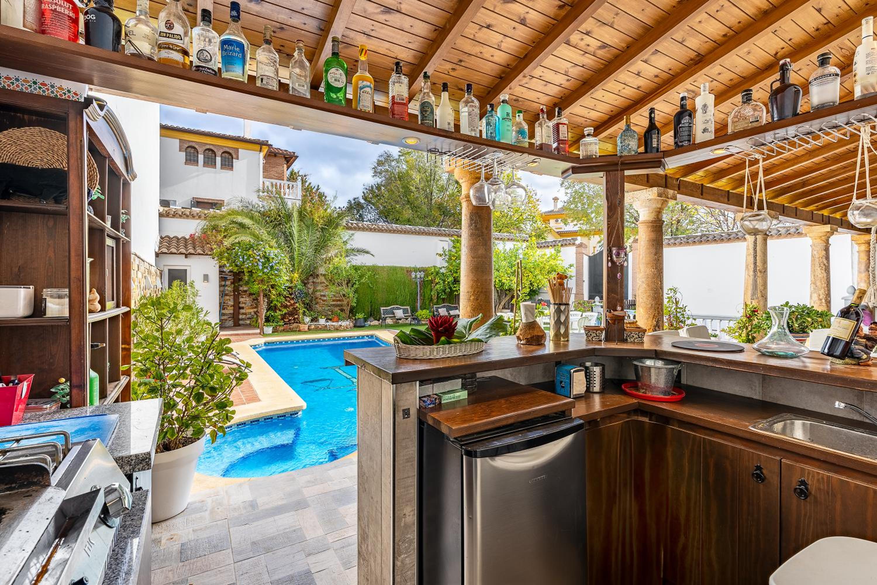 Casa de Amigos La Latina con piscina, chimenea y barbacoa view 4
