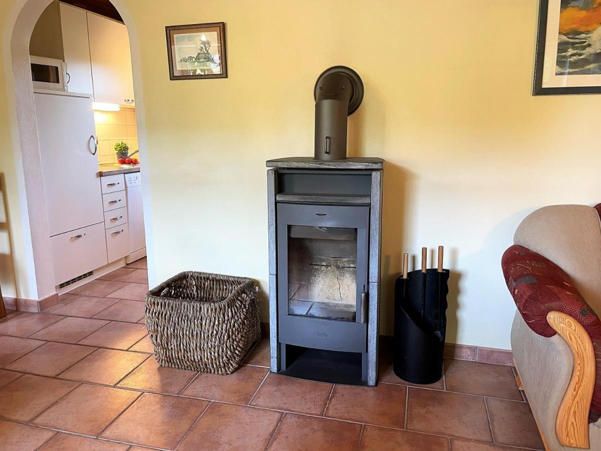 Haus Benninghusumer Deichweg, eingezäunt, Hunde Willkommen, Kamin, ruhig gelegen, WLAN