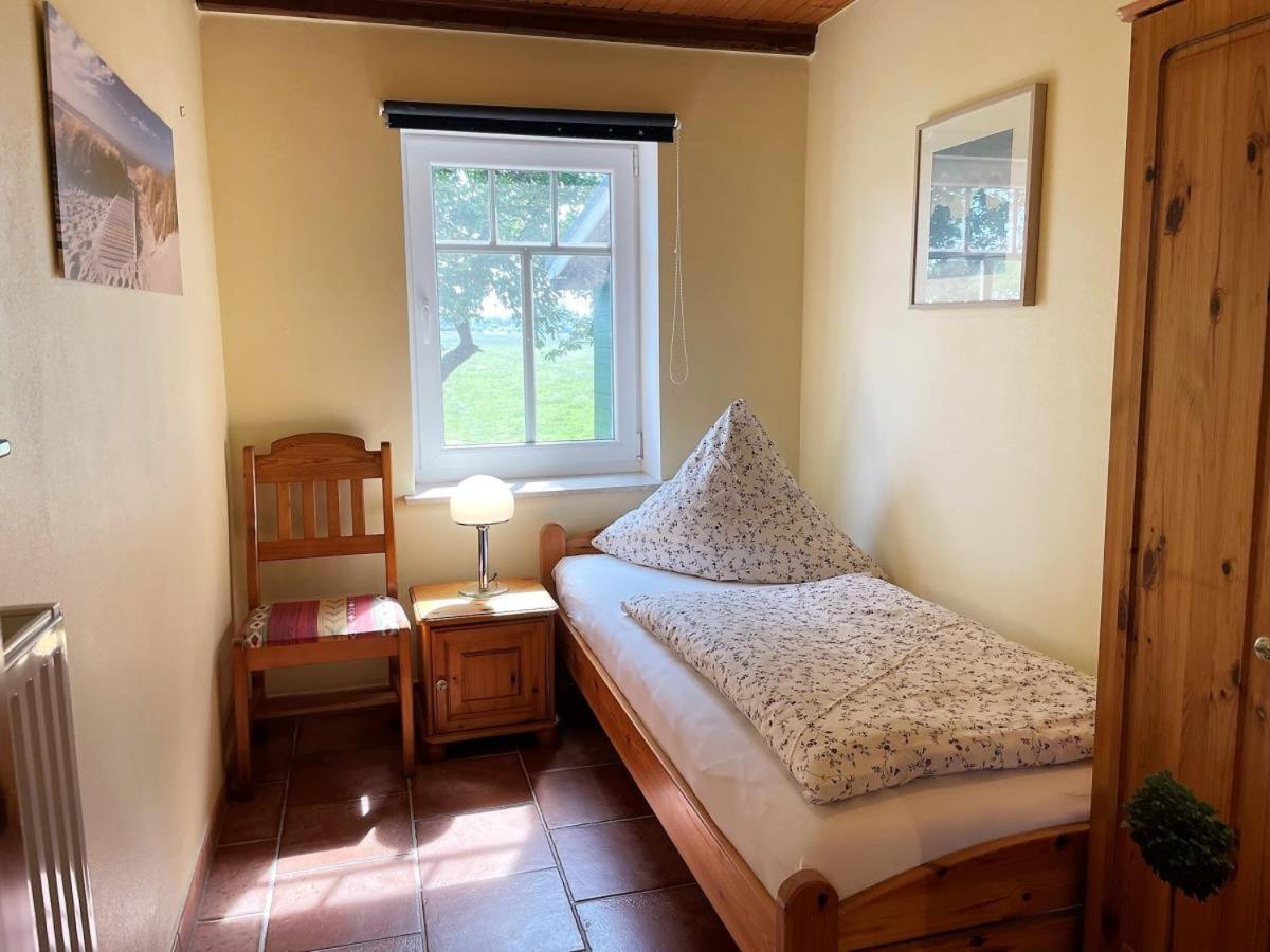 Haus Benninghusumer Deichweg, eingezäunt, Hunde Willkommen, Kamin, ruhig gelegen, WLAN
