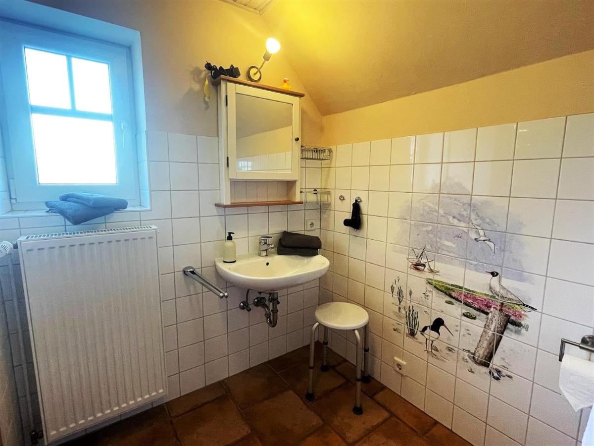 Haus Benninghusumer Deichweg, eingezäunt, Hunde Willkommen, Kamin, ruhig gelegen, WLAN