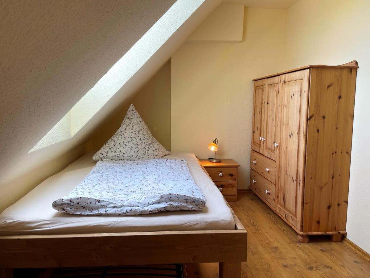 Haus Benninghusumer Deichweg, eingezäunt, Hunde Willkommen, Kamin, ruhig gelegen, WLAN