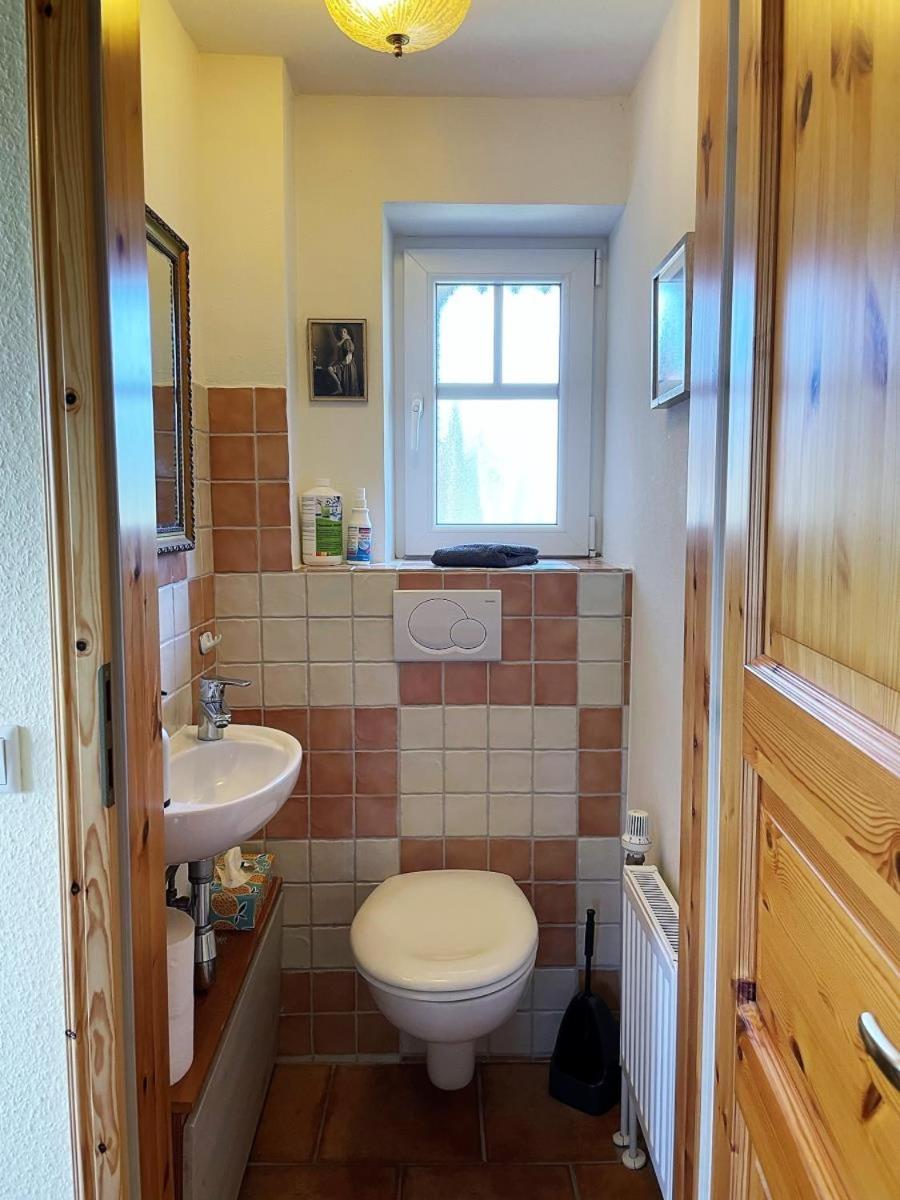 Haus Benninghusumer Deichweg, eingezäunt, Hunde Willkommen, Kamin, ruhig gelegen, WLAN