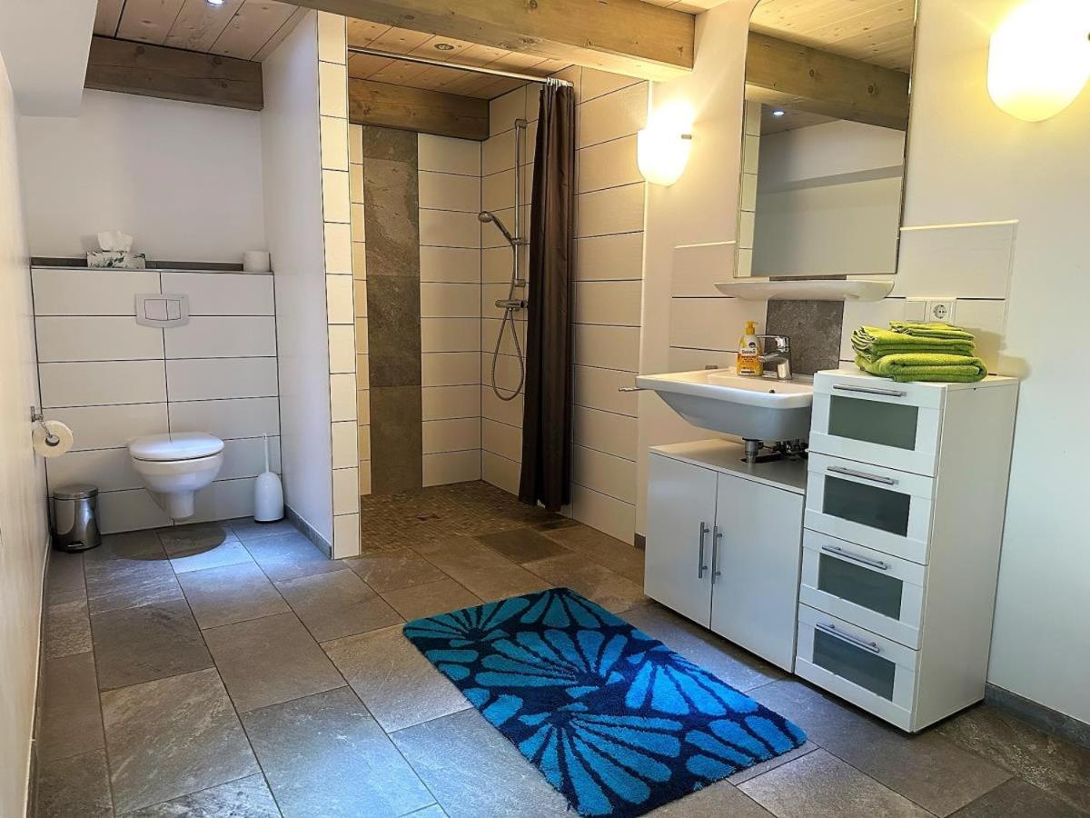 Jeppe Hus, Reetdachhaus, Hunde willkommen, Eckbadewanne, Kamin, WLAN