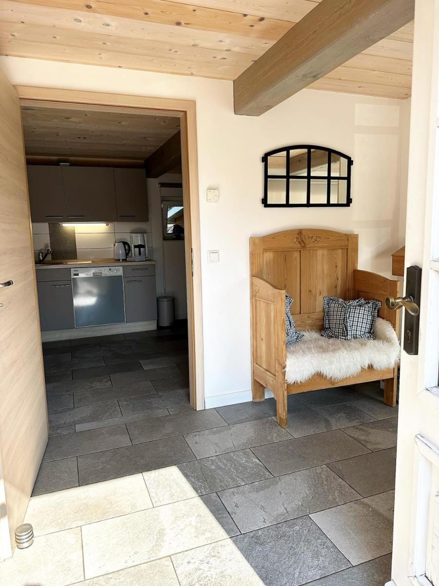 Jeppe Hus, Reetdachhaus, Hunde willkommen, Eckbadewanne, Kamin, WLAN