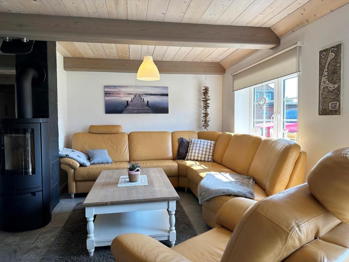 Jeppe Hus, Reetdachhaus, Hunde willkommen, Eckbadewanne, Kamin, WLAN