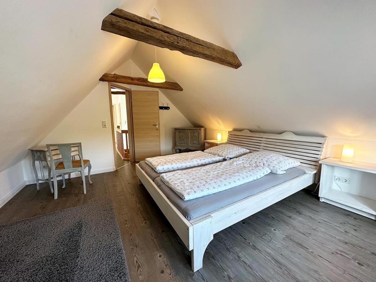 Jeppe Hus, Reetdachhaus, Hunde willkommen, Eckbadewanne, Kamin, WLAN