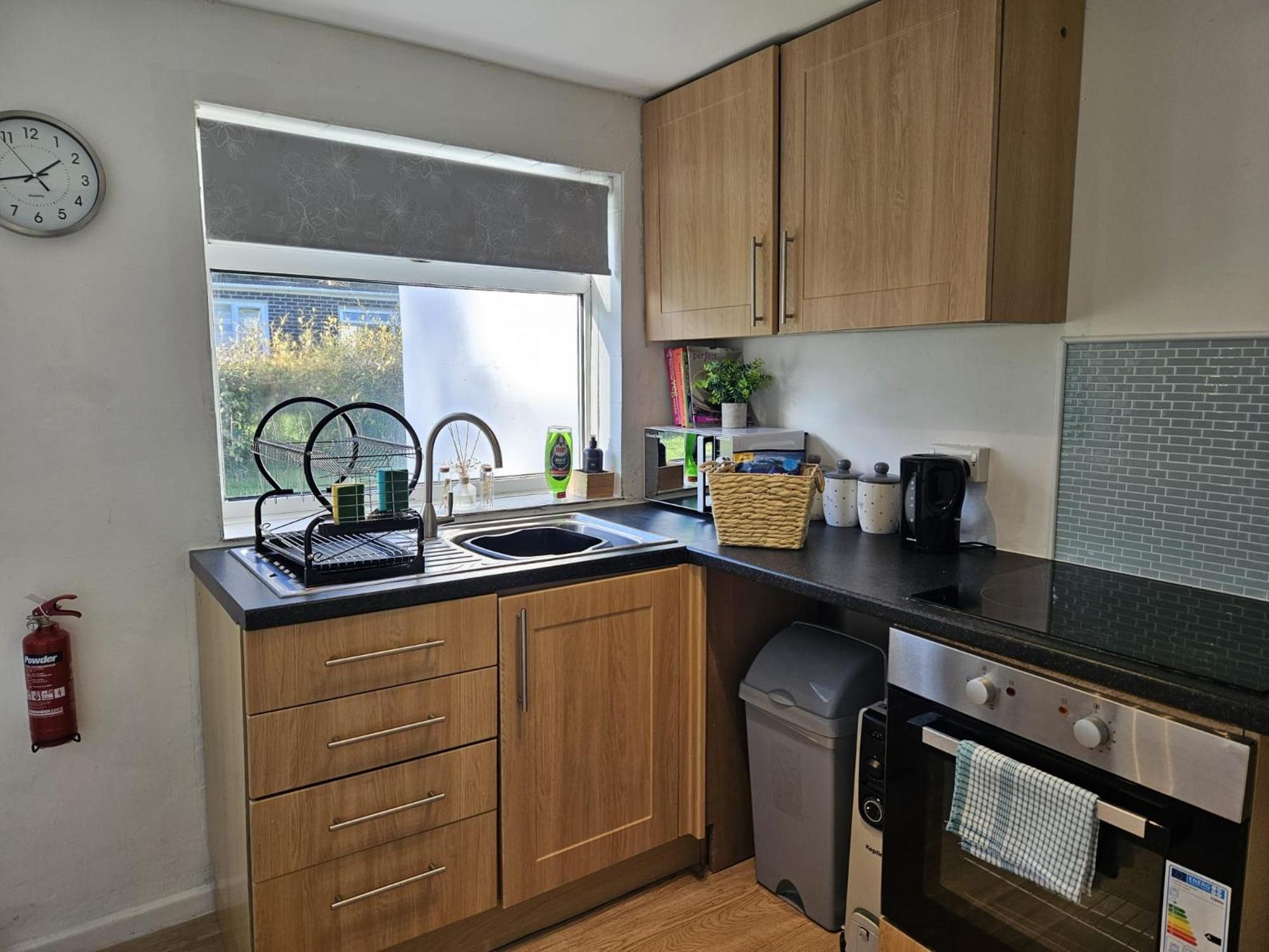 Pet Friendly 2 Bed Coastal Property - Millendreath, Looe view 5