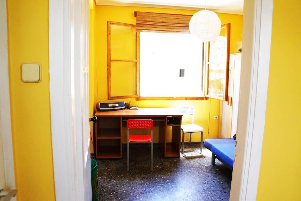 Central sunny 25sq flat, 6th floor