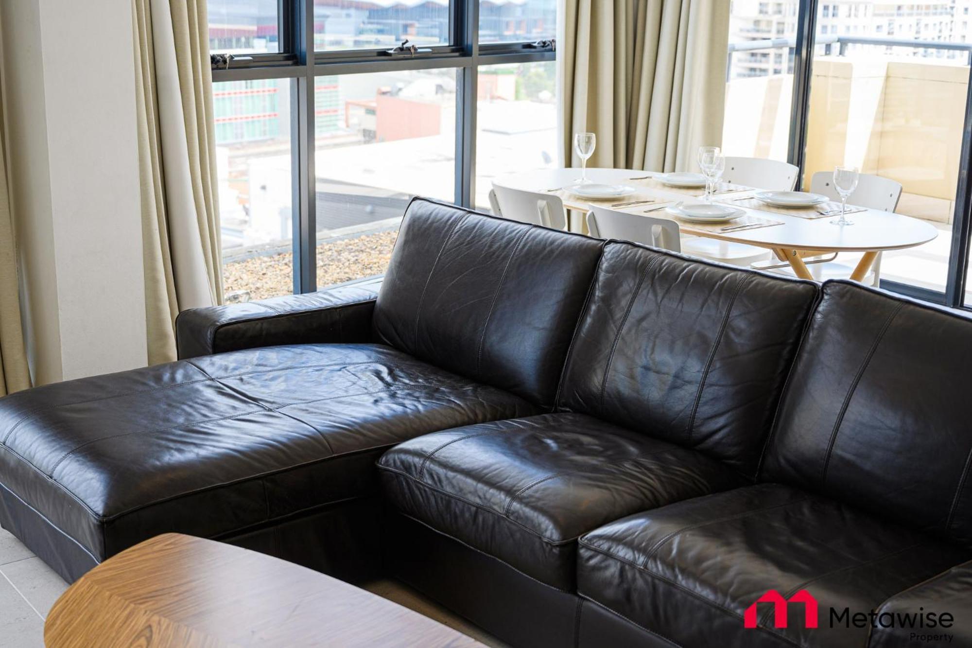 MetaWise Sydney CBD Haymarket Luxe 2Bed Penthouse Aqua