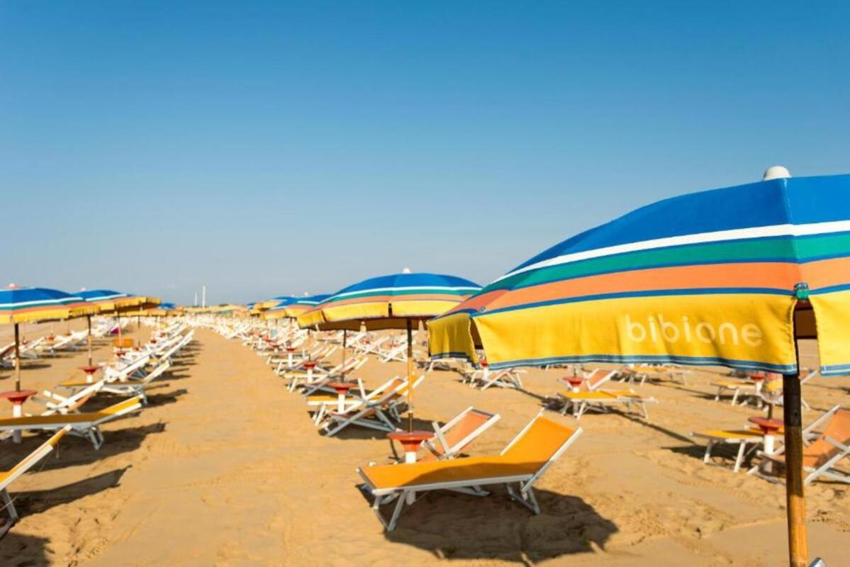 Studio with lovely terrace 200 m from the beach view 3