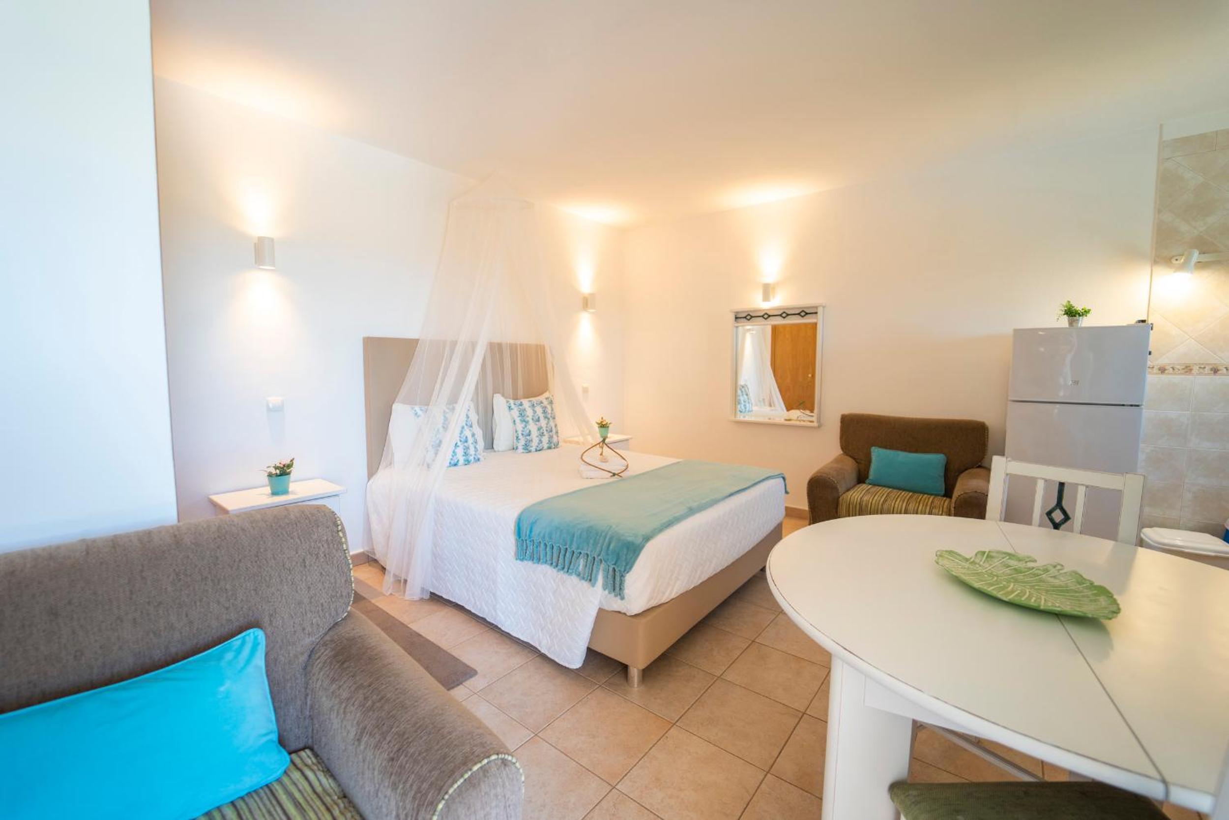 Apartamentos Monte dos Avós, Albufeira by AlgarveBlossom