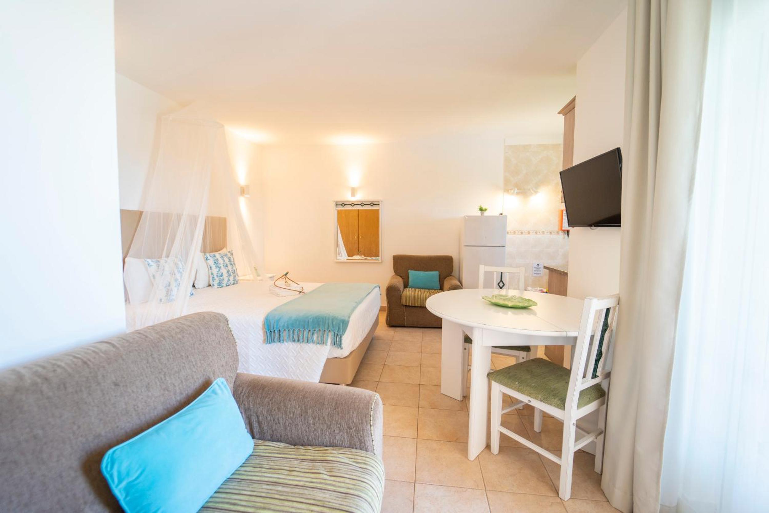 Apartamentos Monte dos Avós, Albufeira by AlgarveBlossom