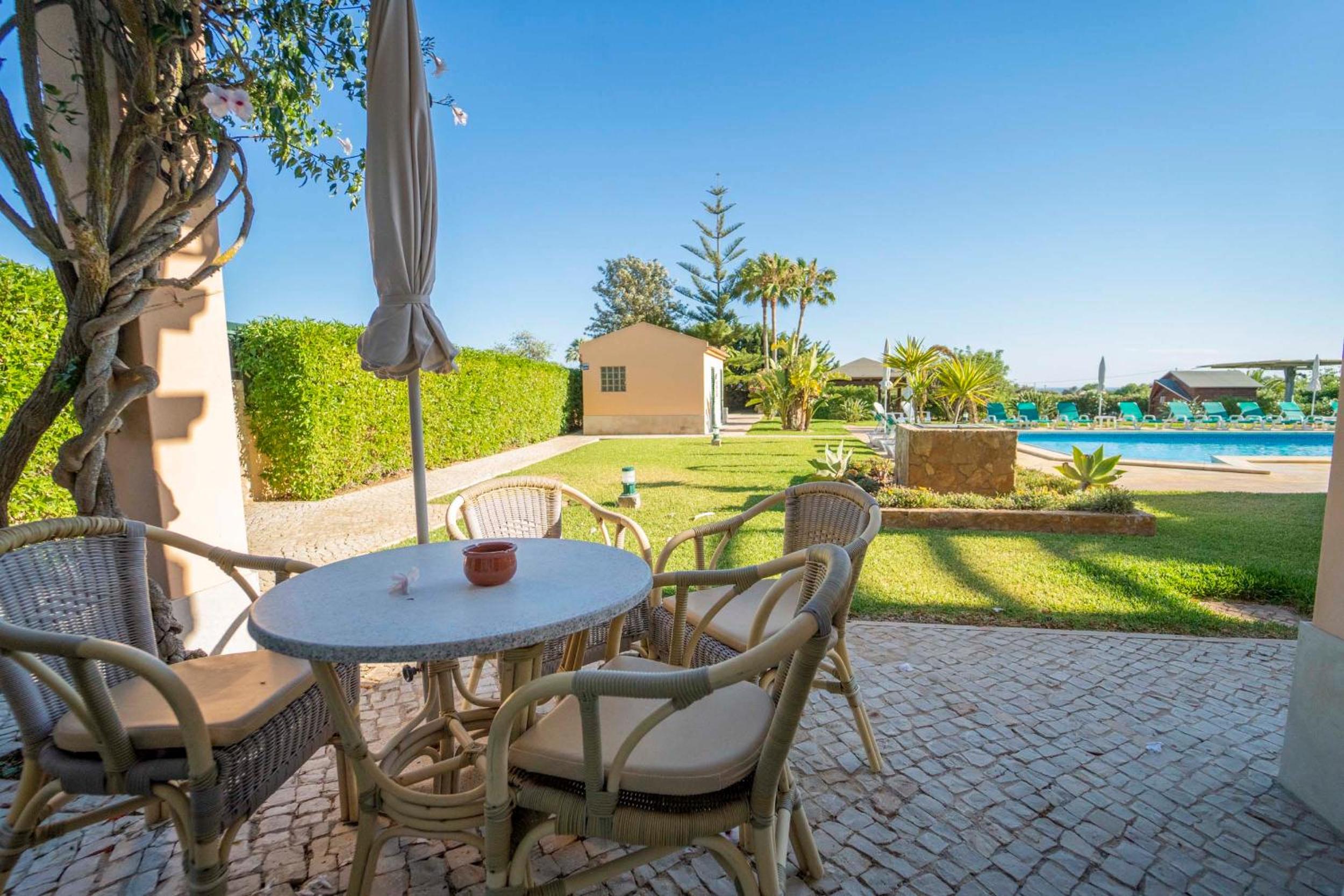 Apartamentos Monte dos Avós, Albufeira by AlgarveBlossom