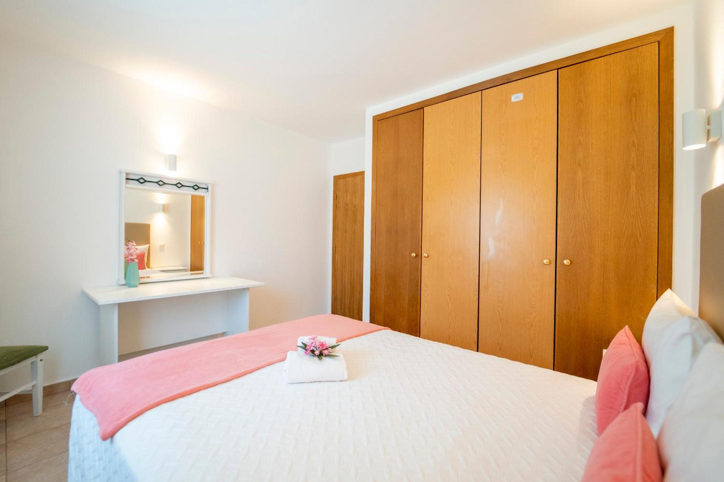 Apartamentos Monte dos Avós, Albufeira by AlgarveBlossom