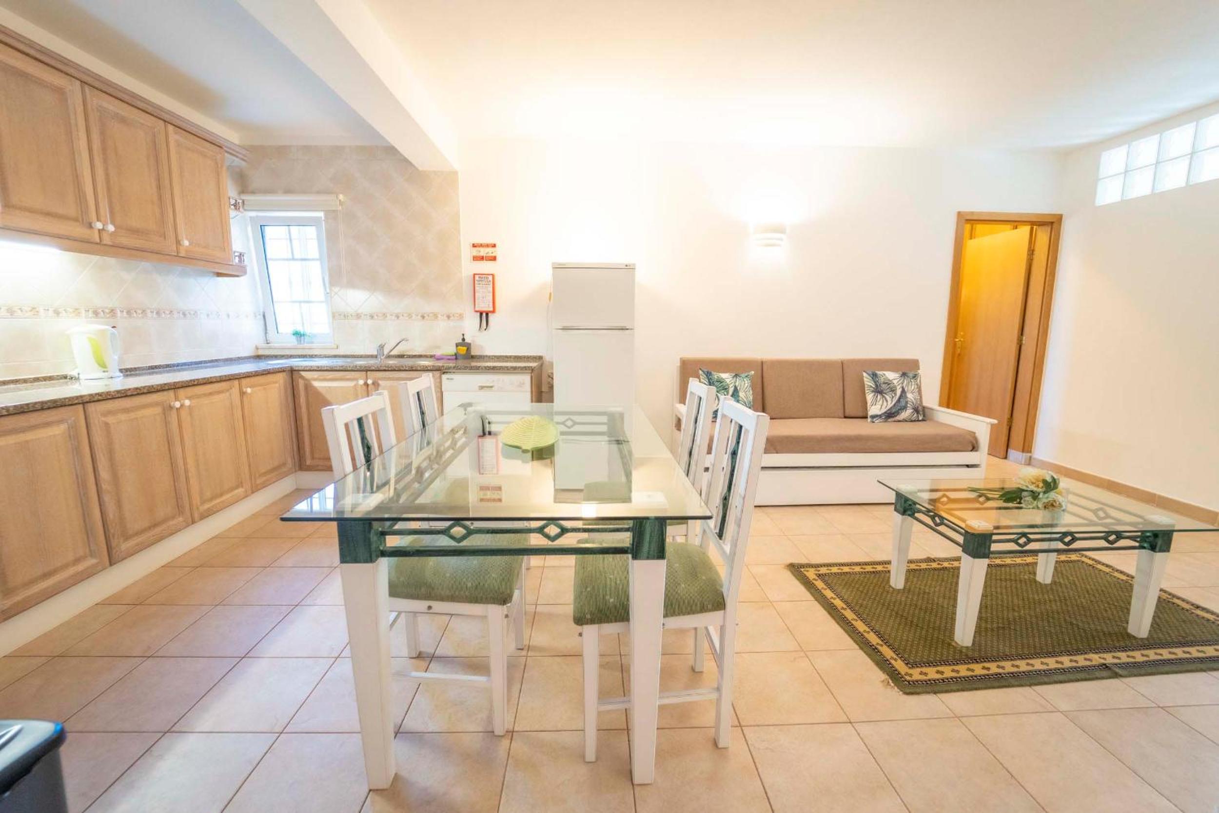 Apartamentos Monte dos Avós, Albufeira by AlgarveBlossom