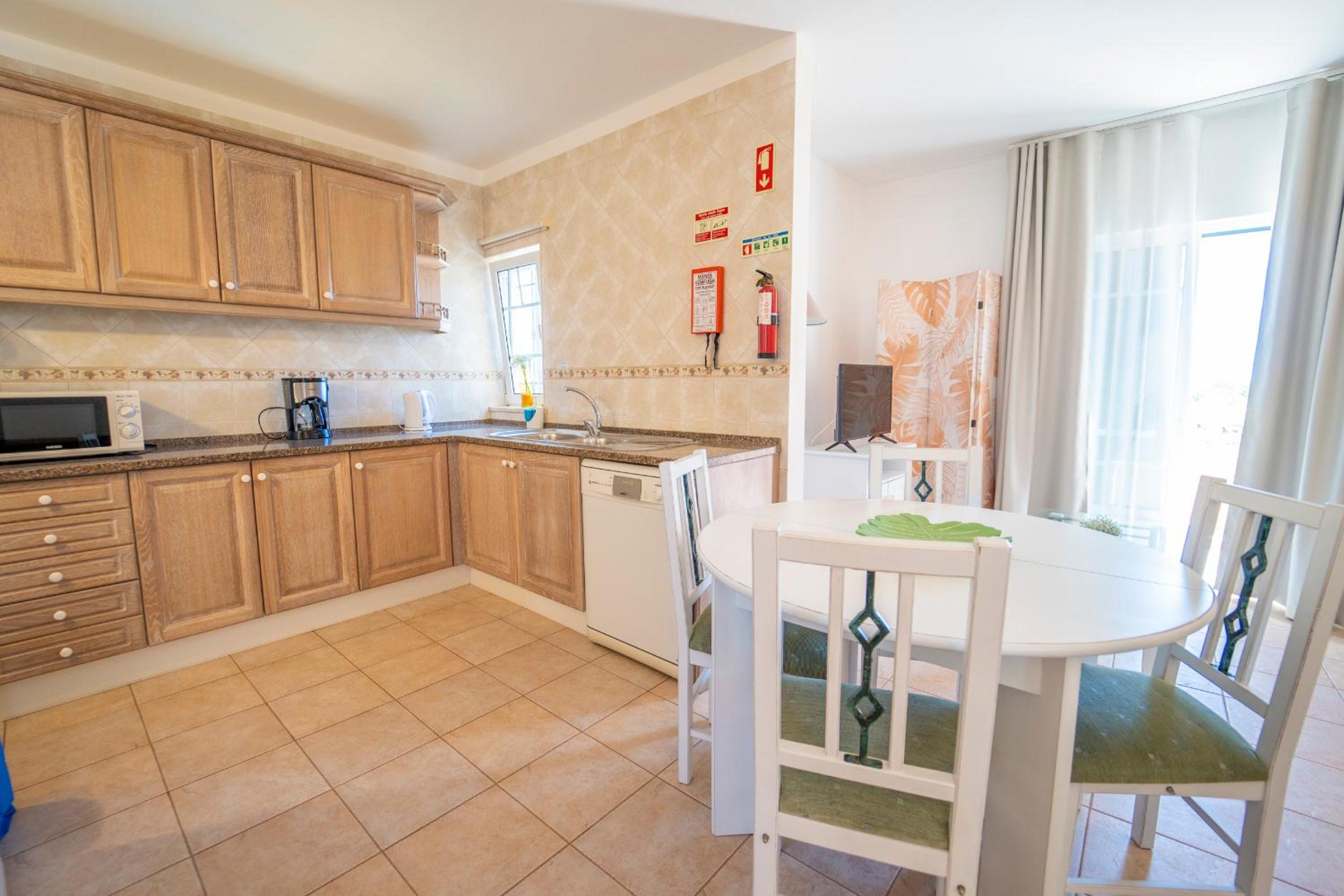 Apartamentos Monte dos Avós, Albufeira by AlgarveBlossom