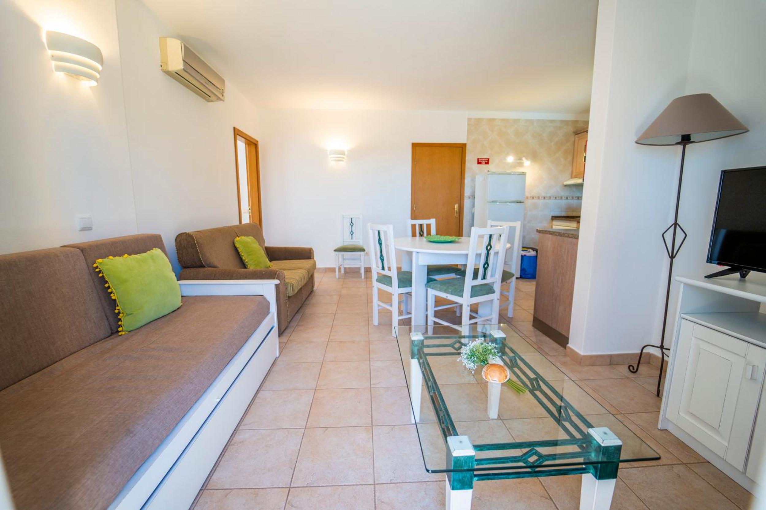 Apartamentos Monte dos Avós, Albufeira by AlgarveBlossom