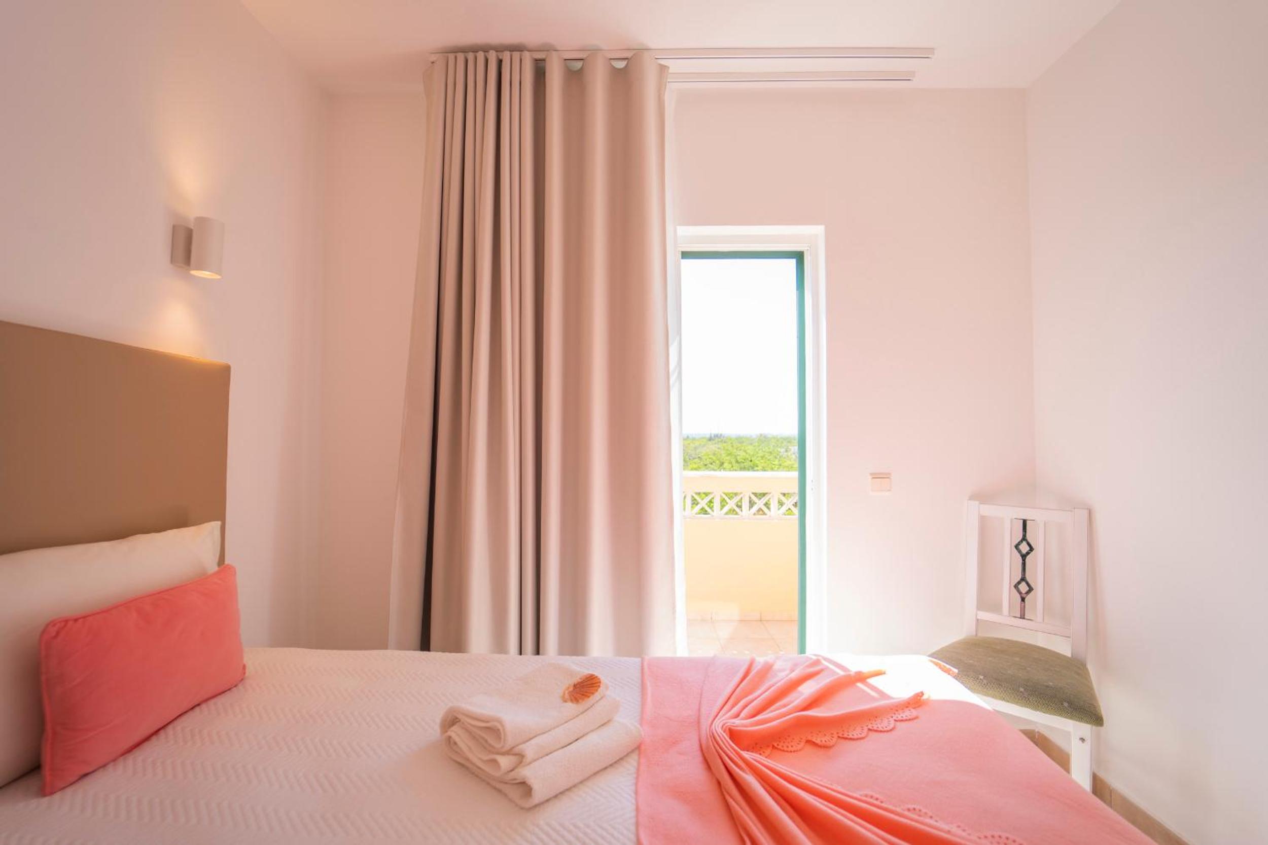 Apartamentos Monte dos Avós, Albufeira by AlgarveBlossom