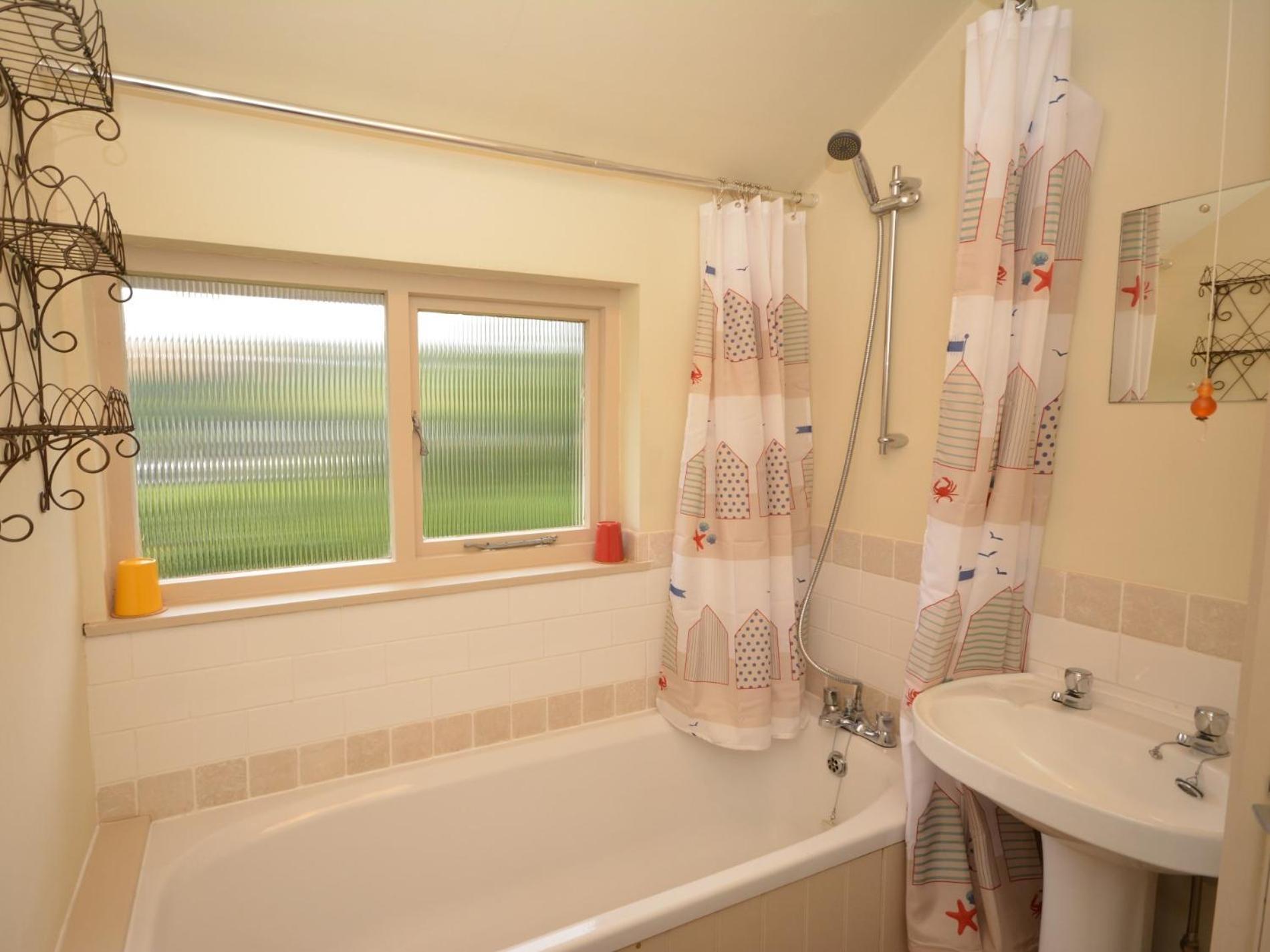2 Bed in Kingsbridge oc-fern2 view 2