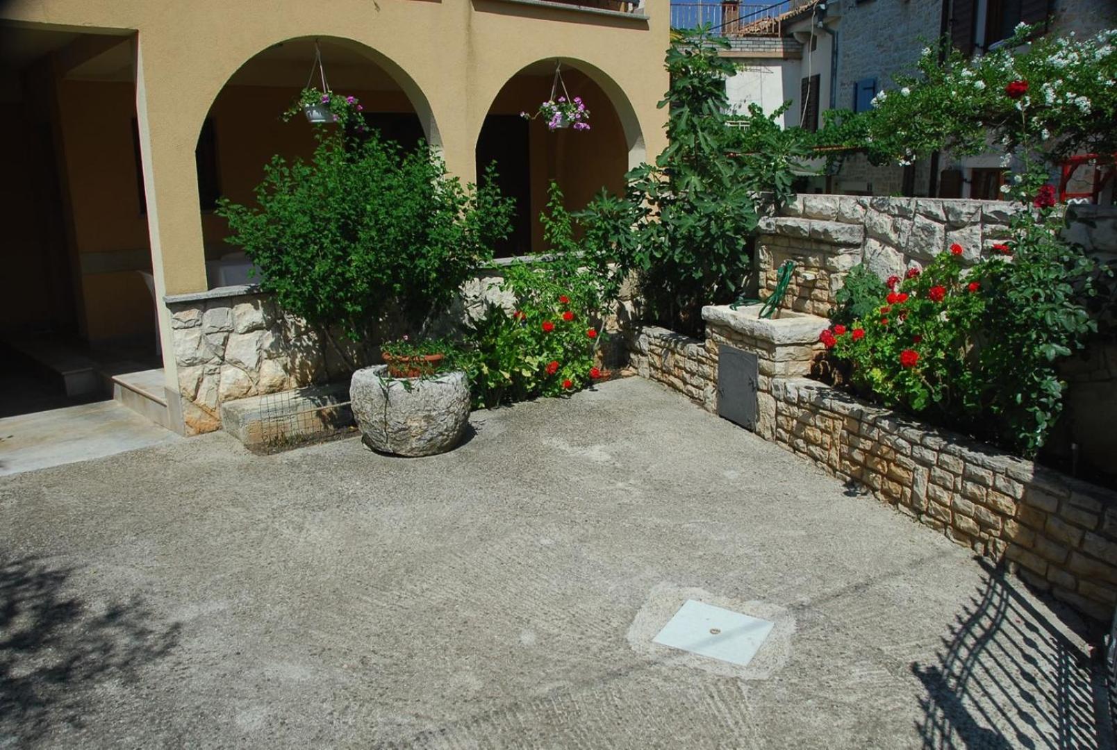 Photo 37