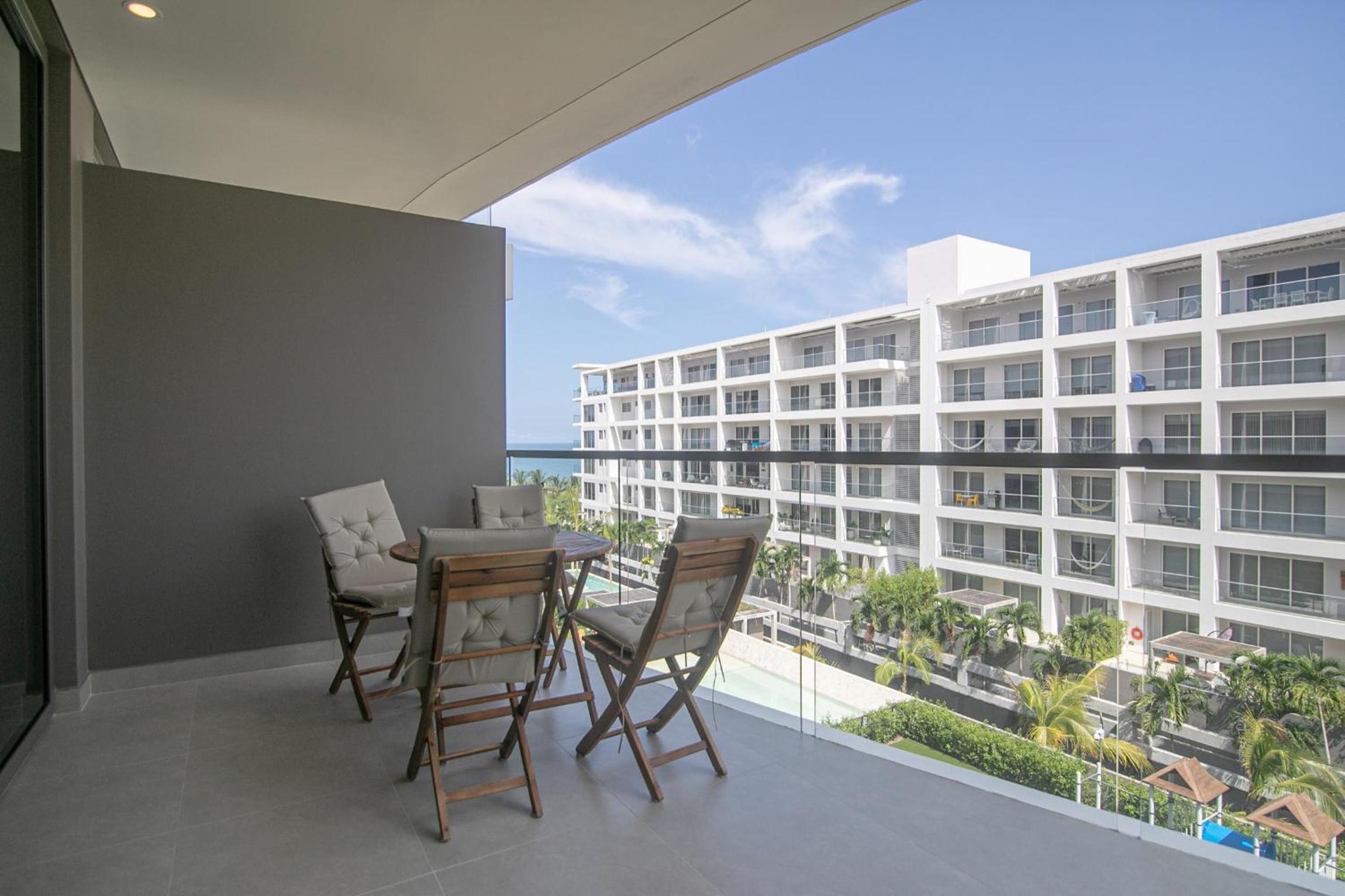 Apartment next to the beach