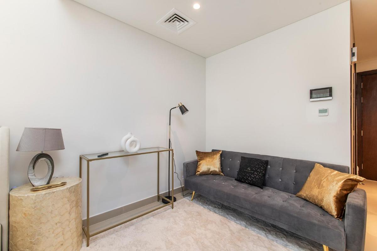 New stylish studio at Azizi Berton