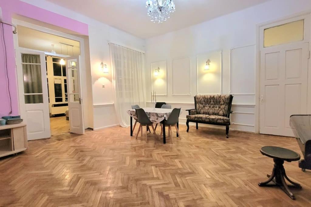 Victoria apartment In Tbilisi