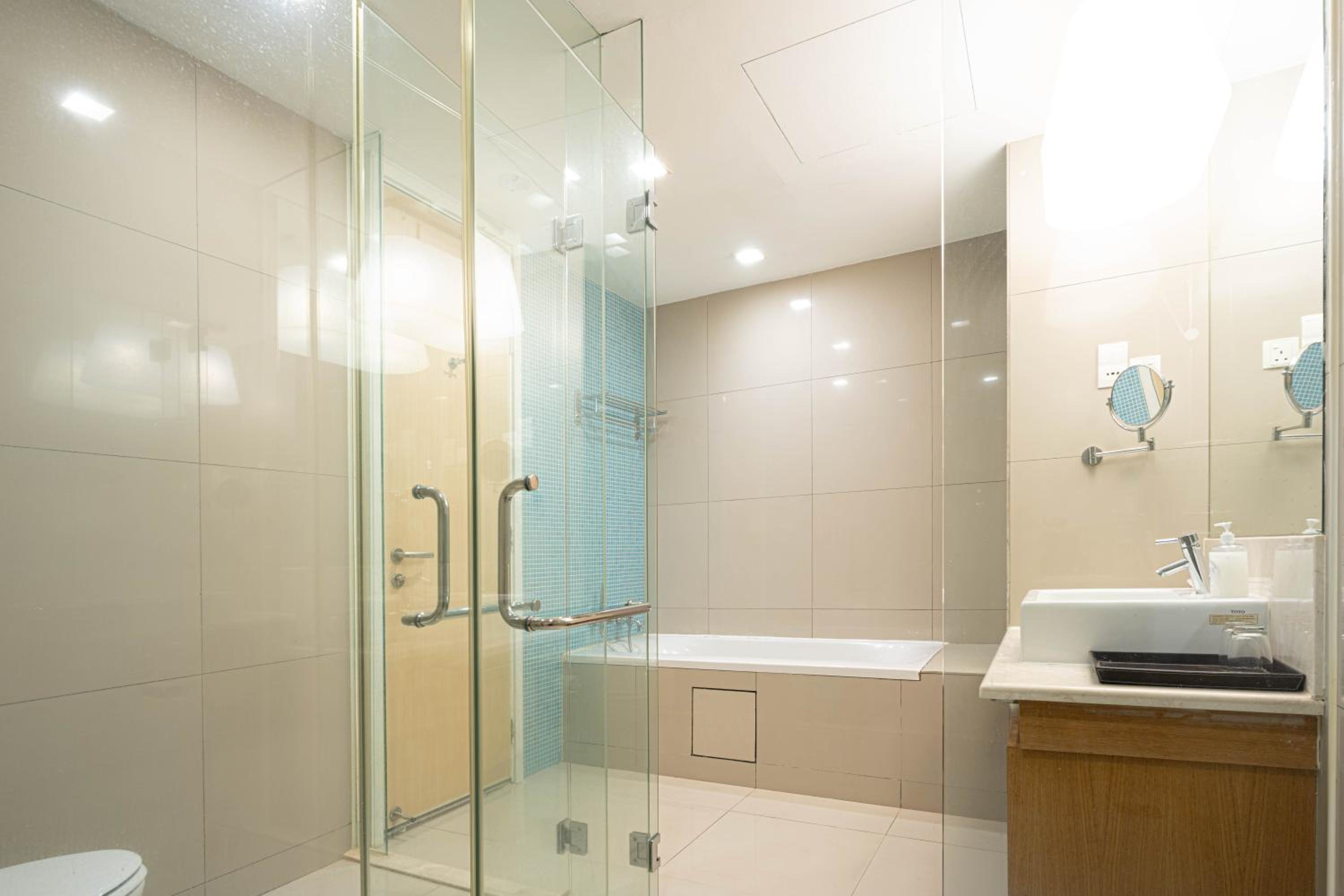 400m to KLCC Bukit Bintang Pavillion KLCC LRT walking distance Lot 163 Zenglo