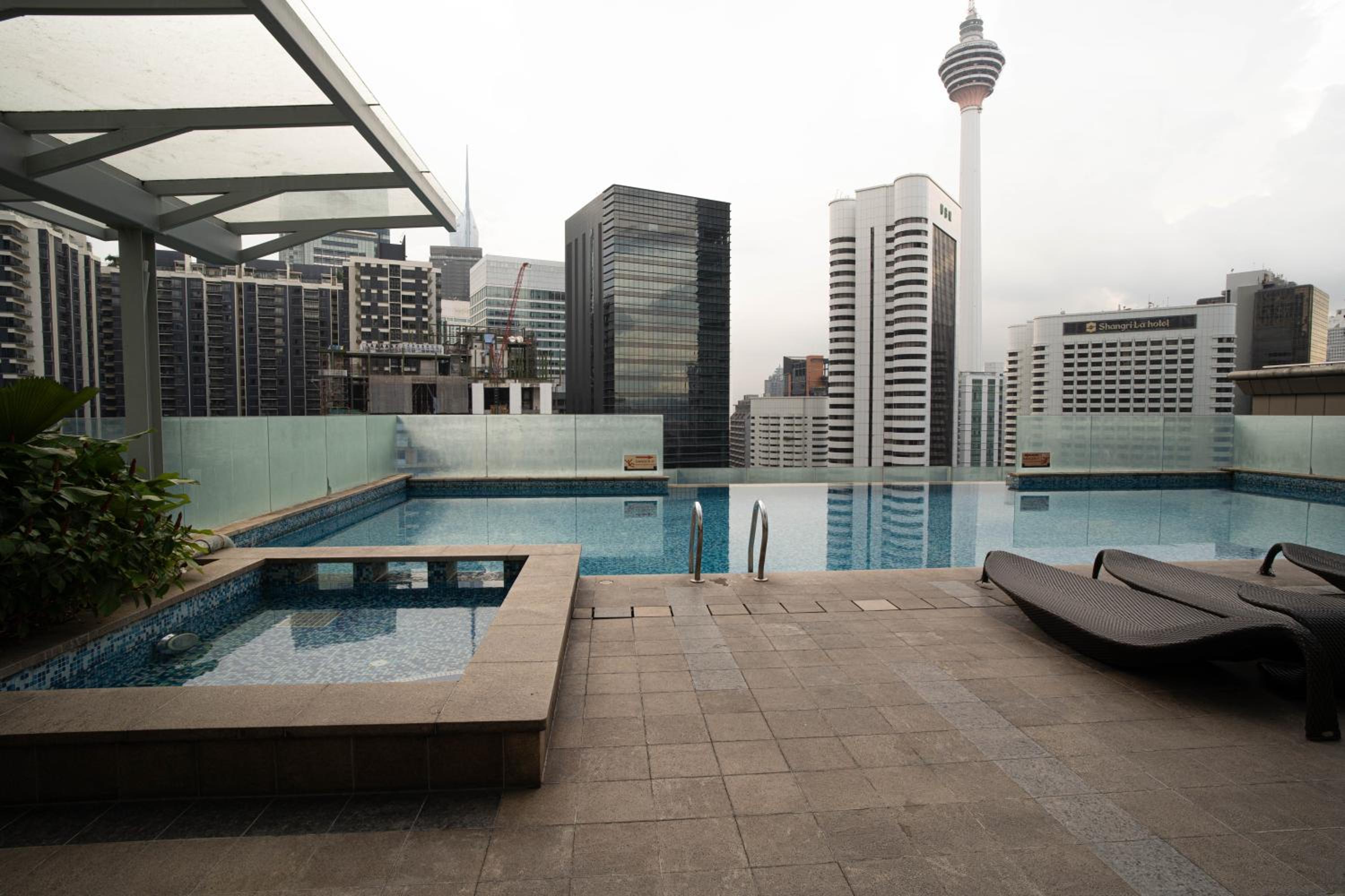 400m to KLCC Bukit Bintang Pavillion KLCC LRT walking distance Lot 163 Zenglo