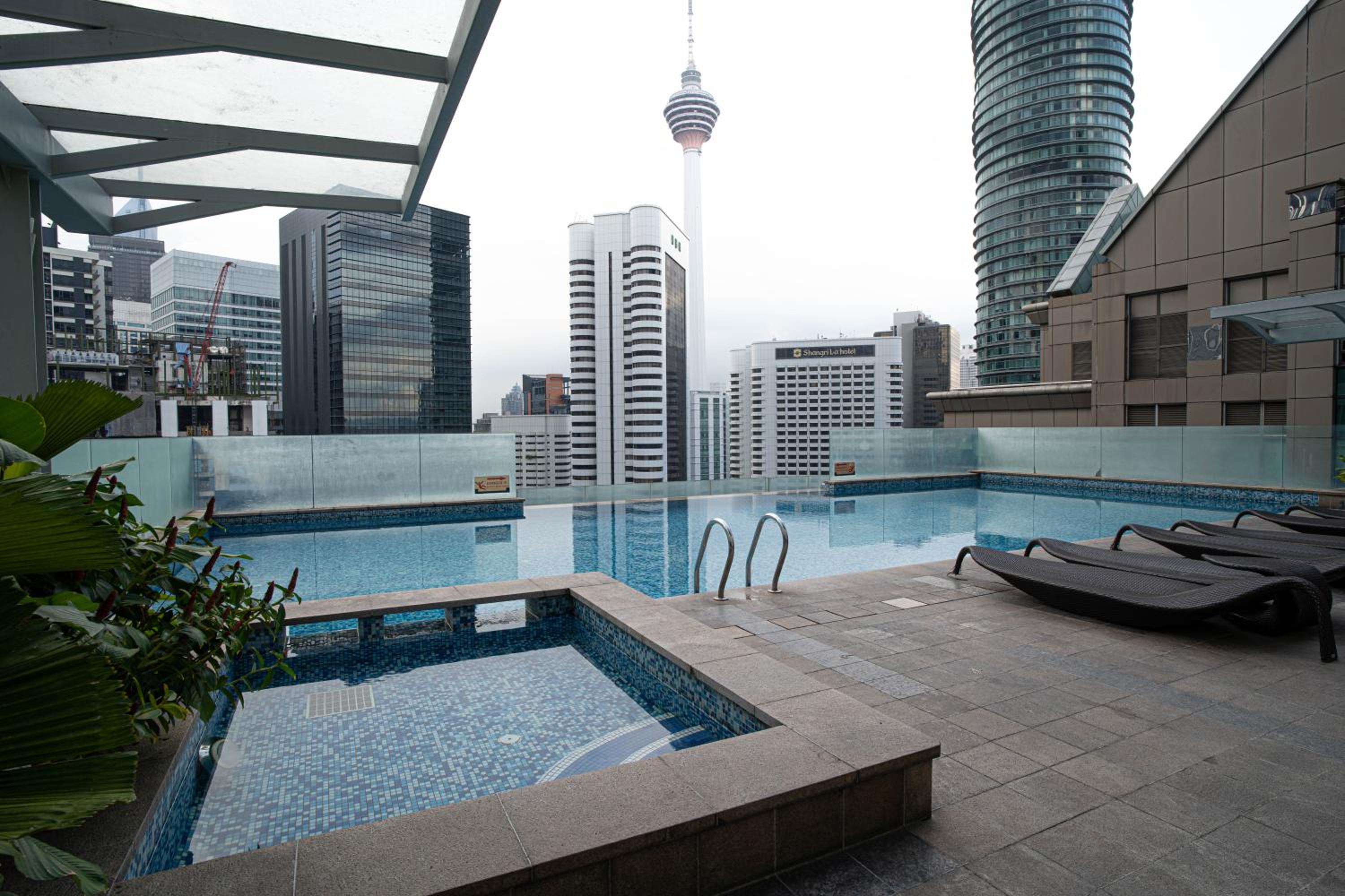 400m to KLCC Bukit Bintang Pavillion KLCC LRT walking distance Lot 163 Zenglo